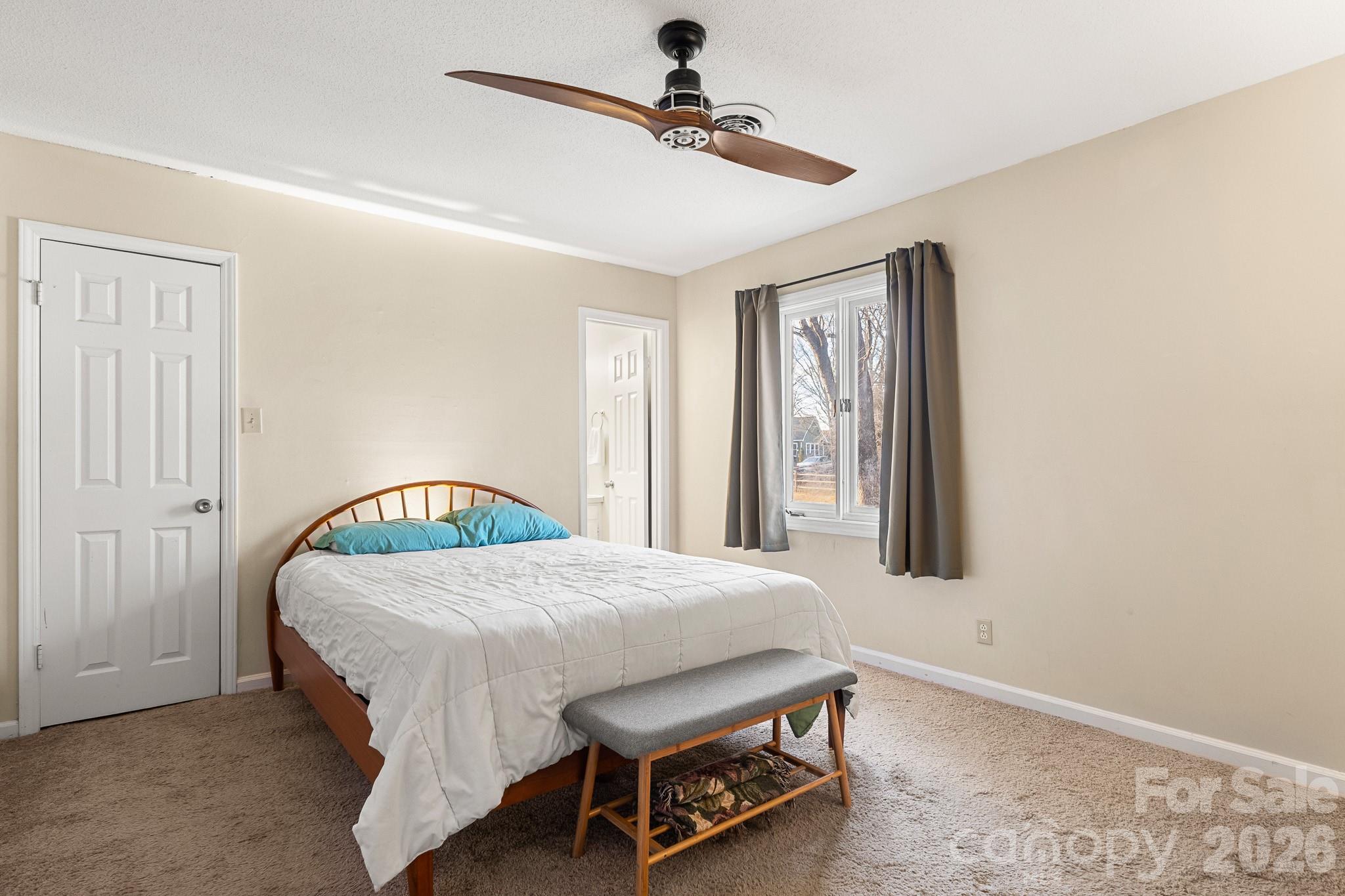 9118 Windjammer Drive — Tega Cay