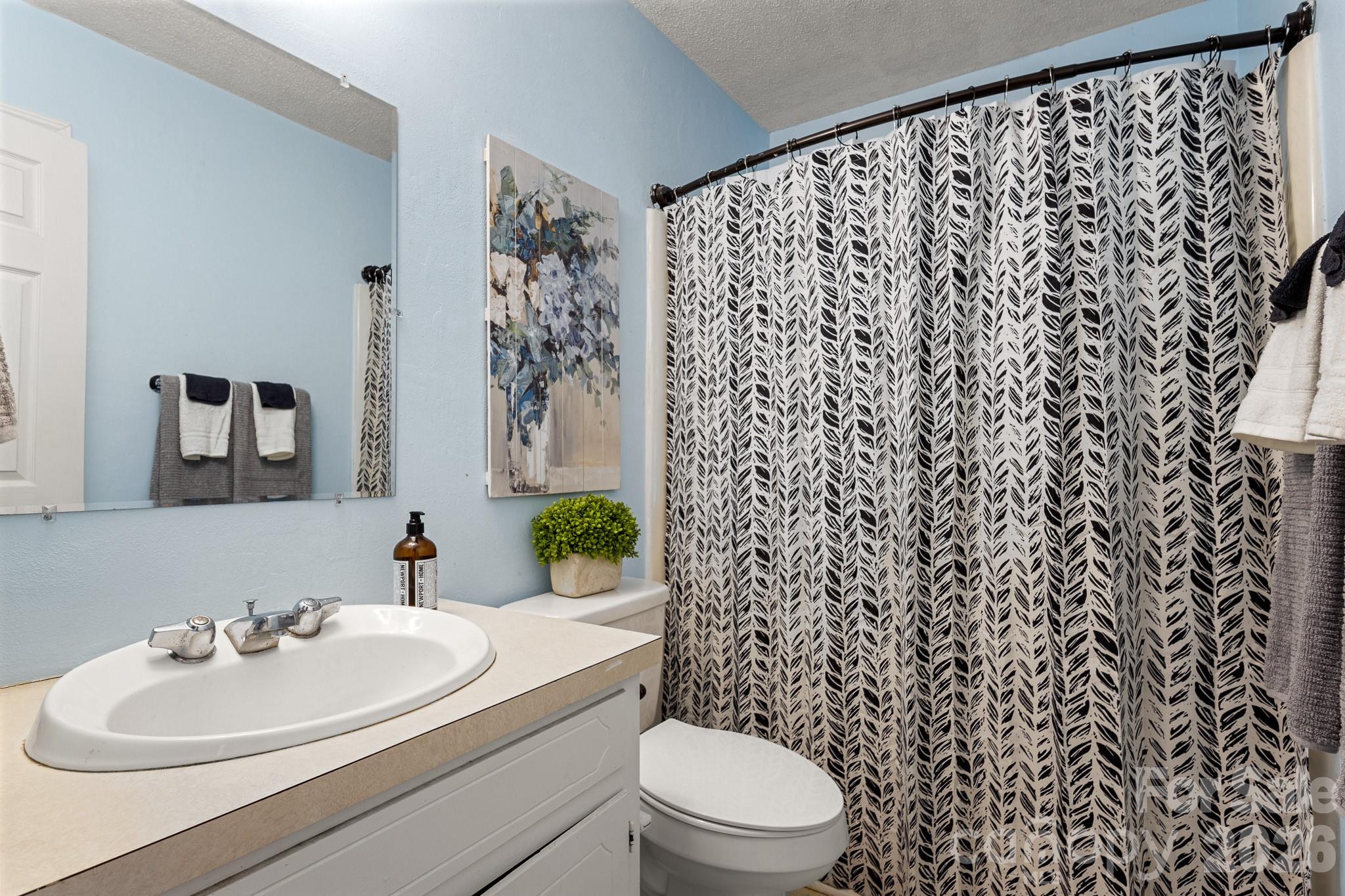 9118 Windjammer Drive — Tega Cay