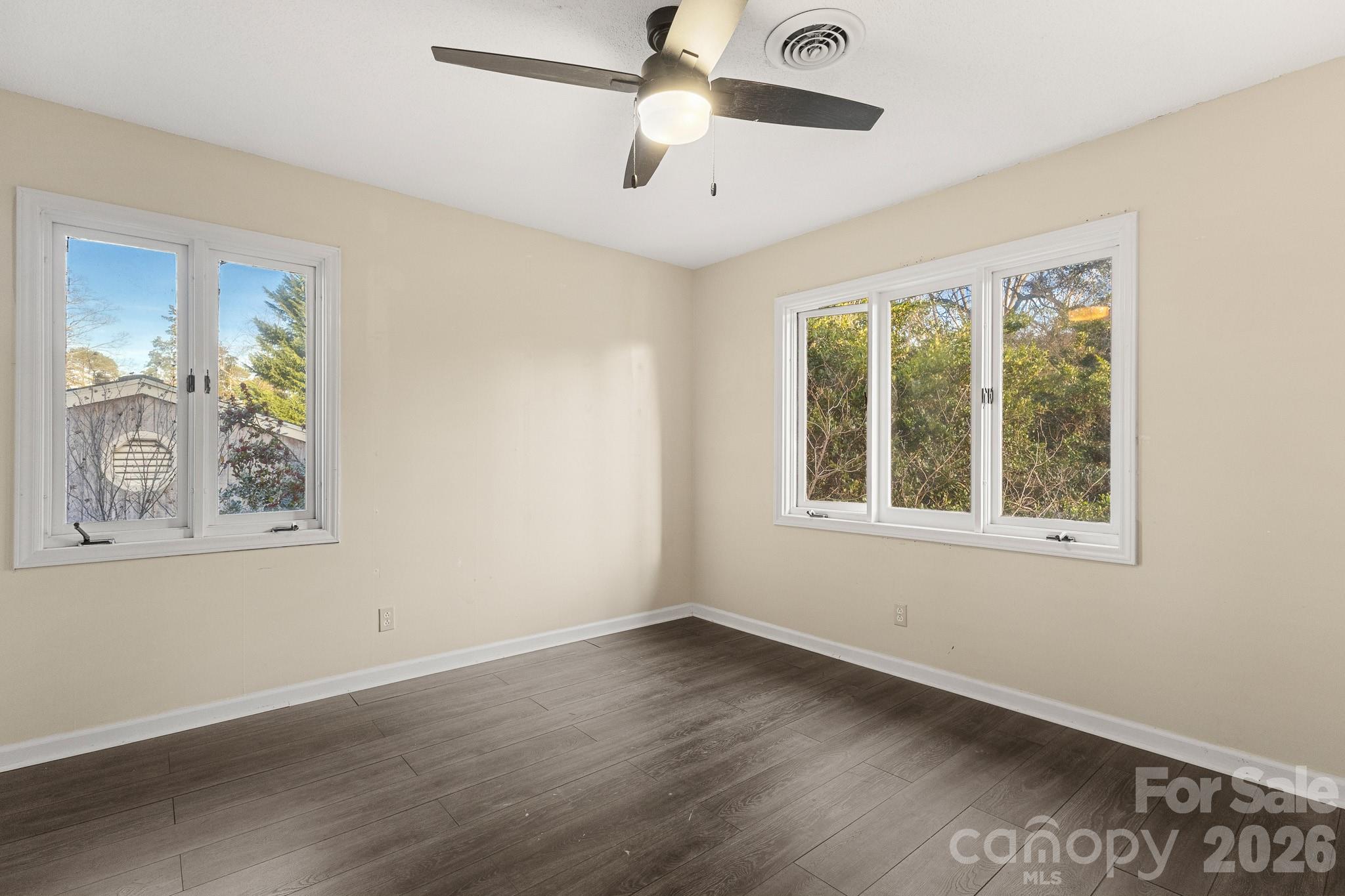 9118 Windjammer Drive — Tega Cay