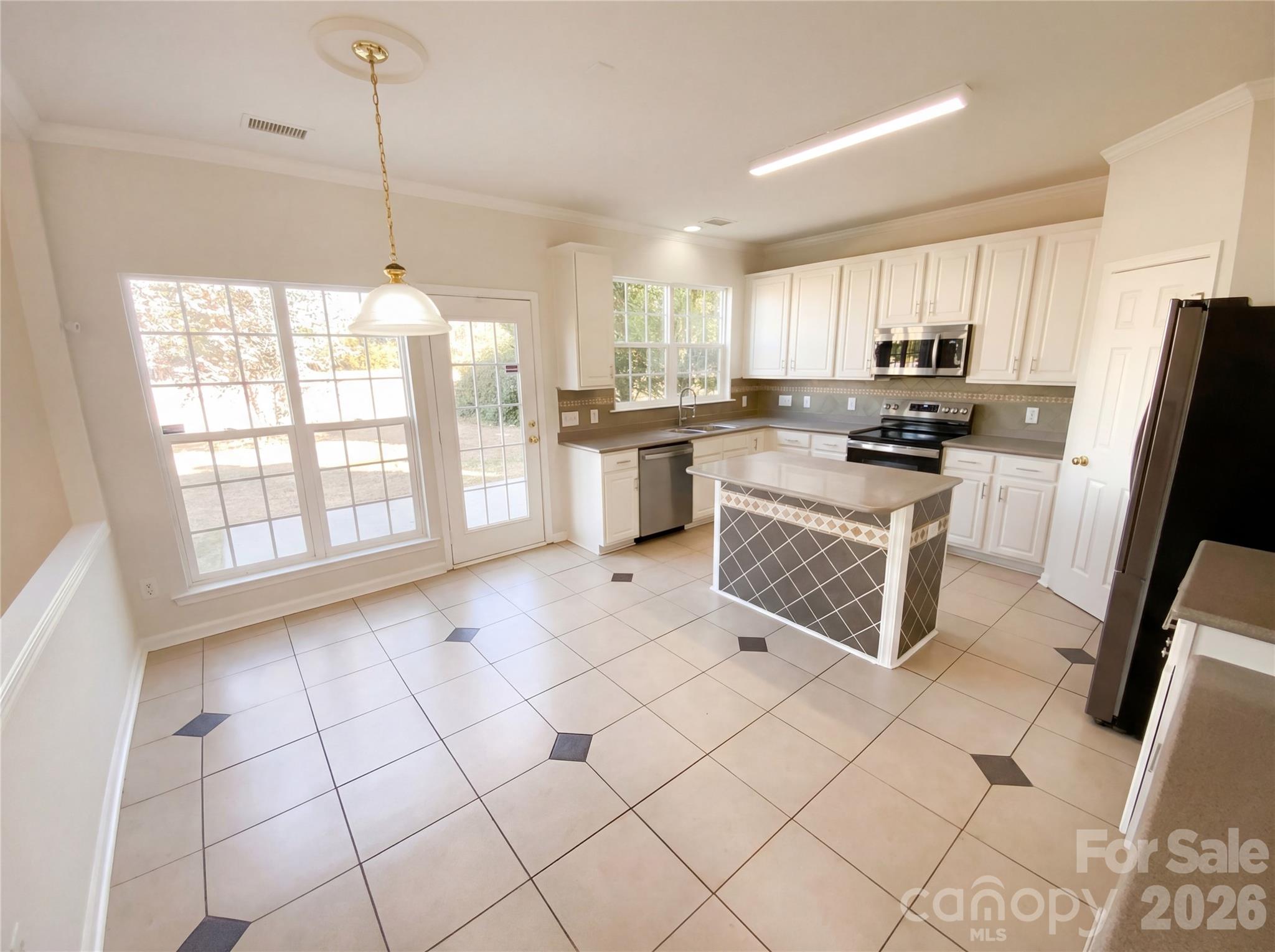 10803 Fountaingrove Drive — Charlotte