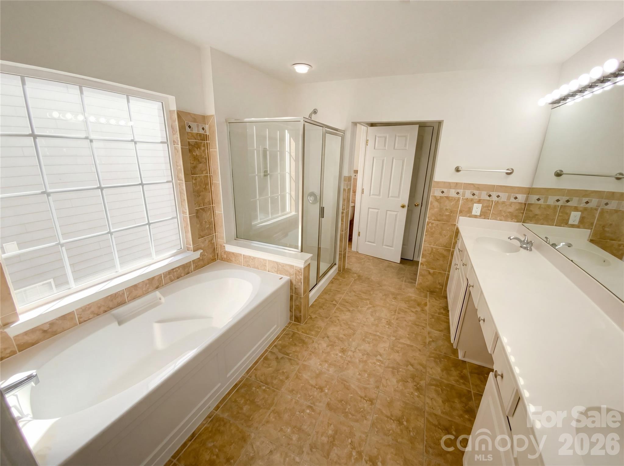 10803 Fountaingrove Drive — Charlotte