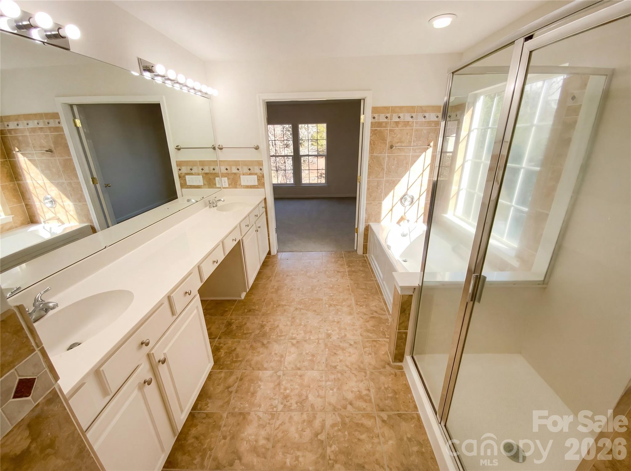 10803 Fountaingrove Drive — Charlotte