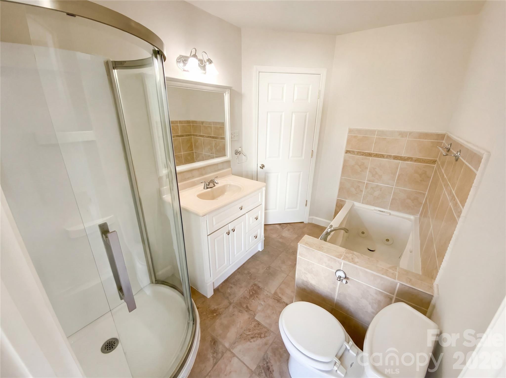 10803 Fountaingrove Drive — Charlotte
