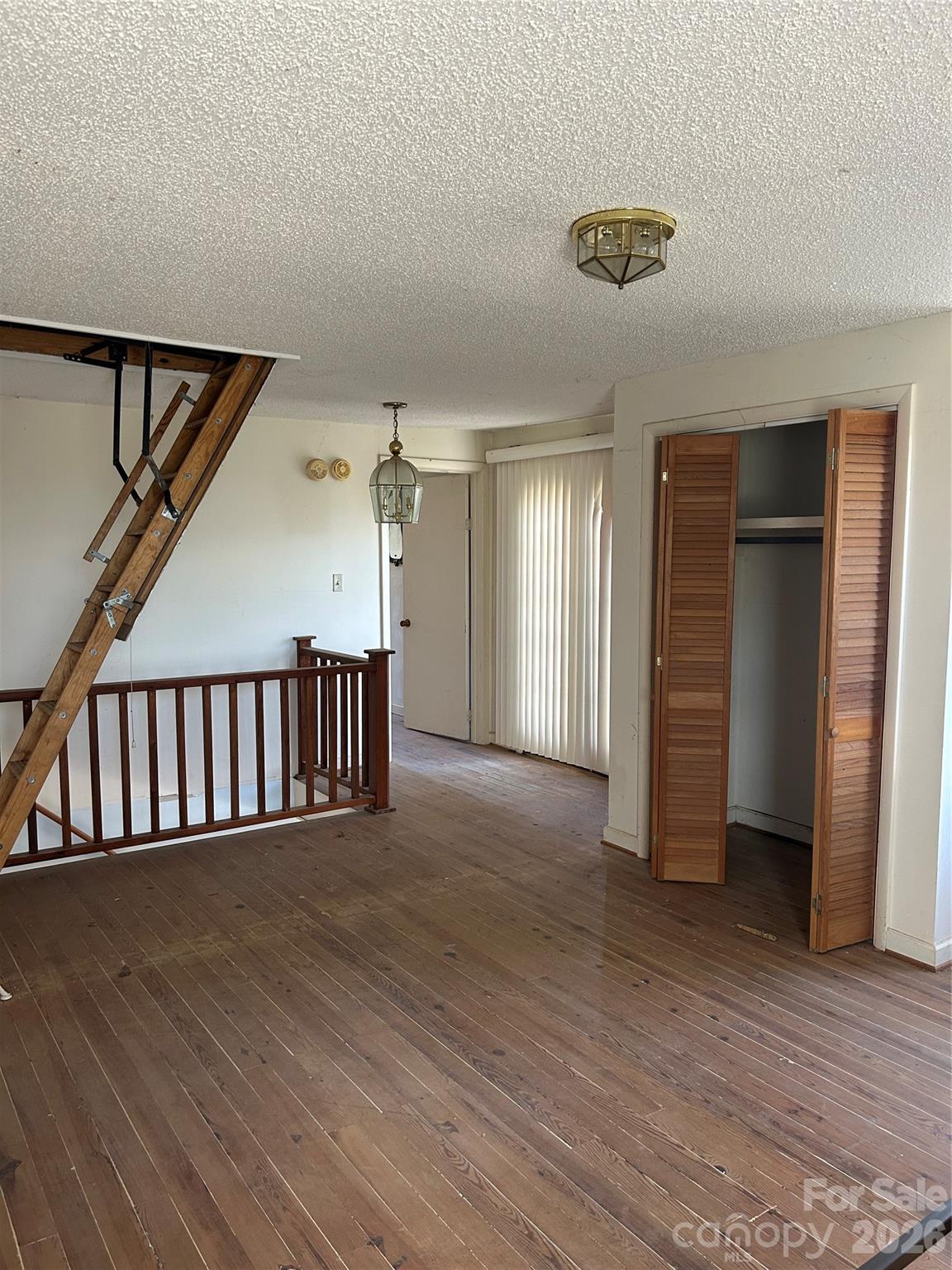 16 Mallory Lane — Arden