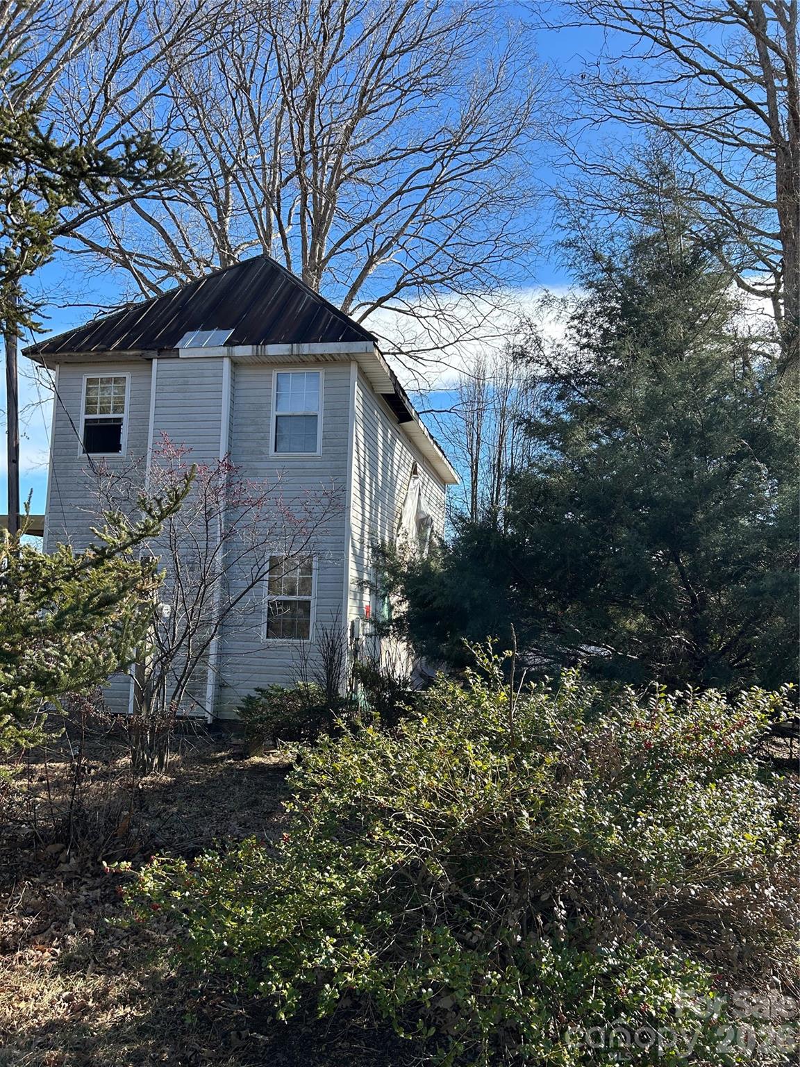 16 Mallory Lane — Arden