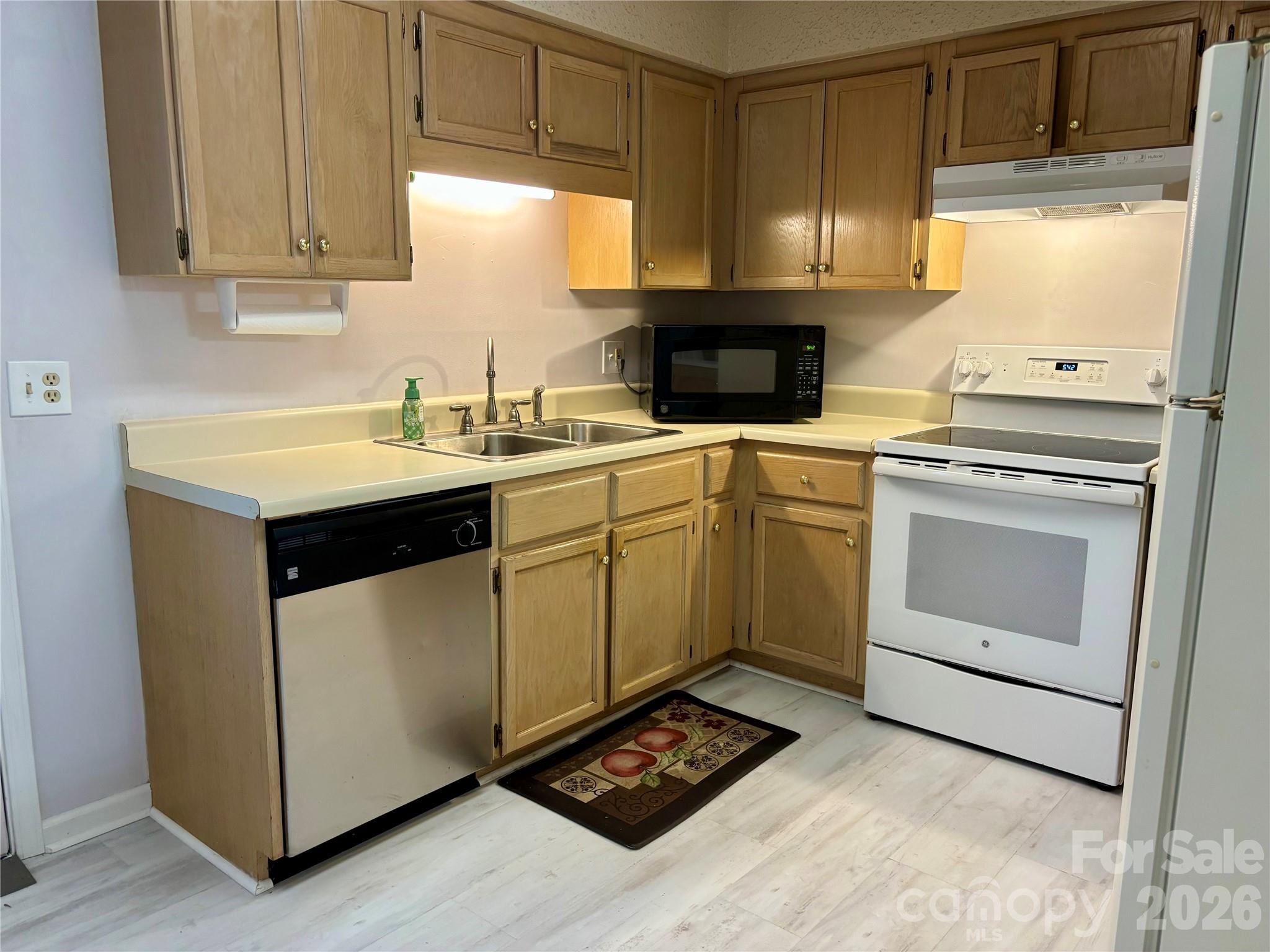160 Whispering Pines Drive — Marion