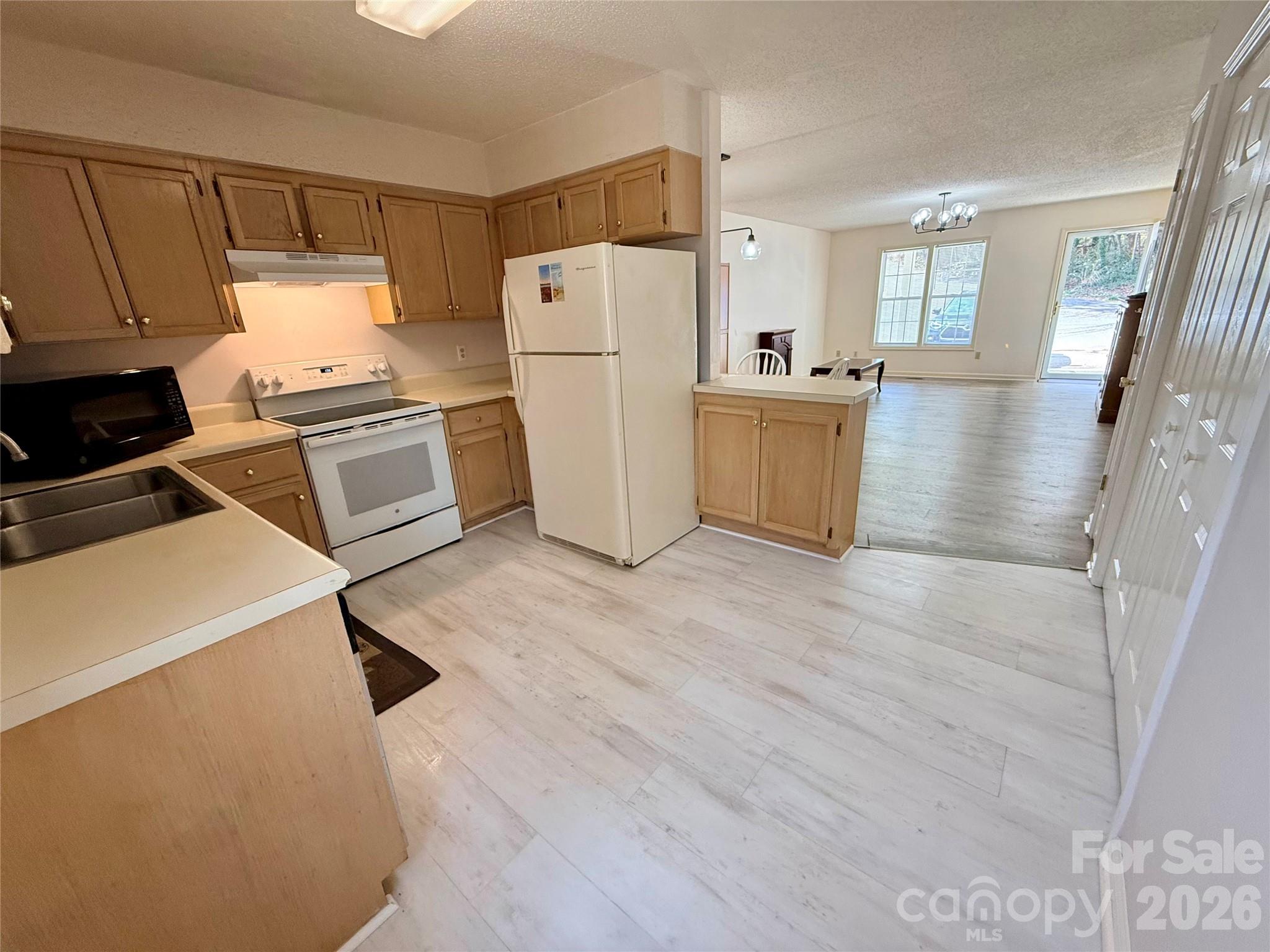 160 Whispering Pines Drive — Marion