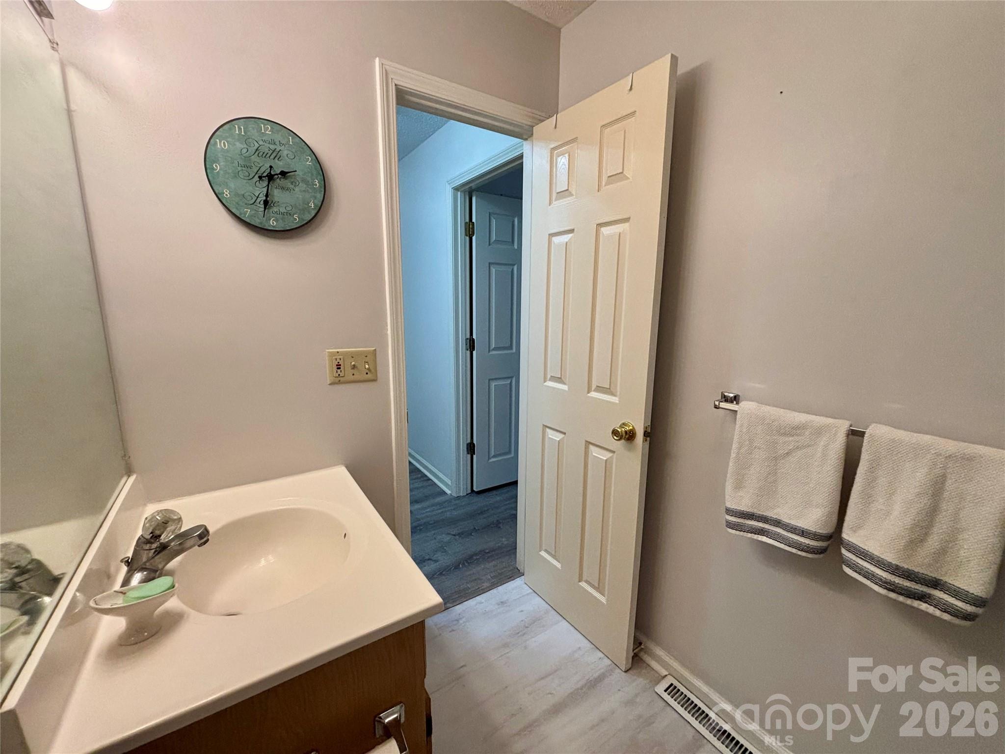 160 Whispering Pines Drive — Marion