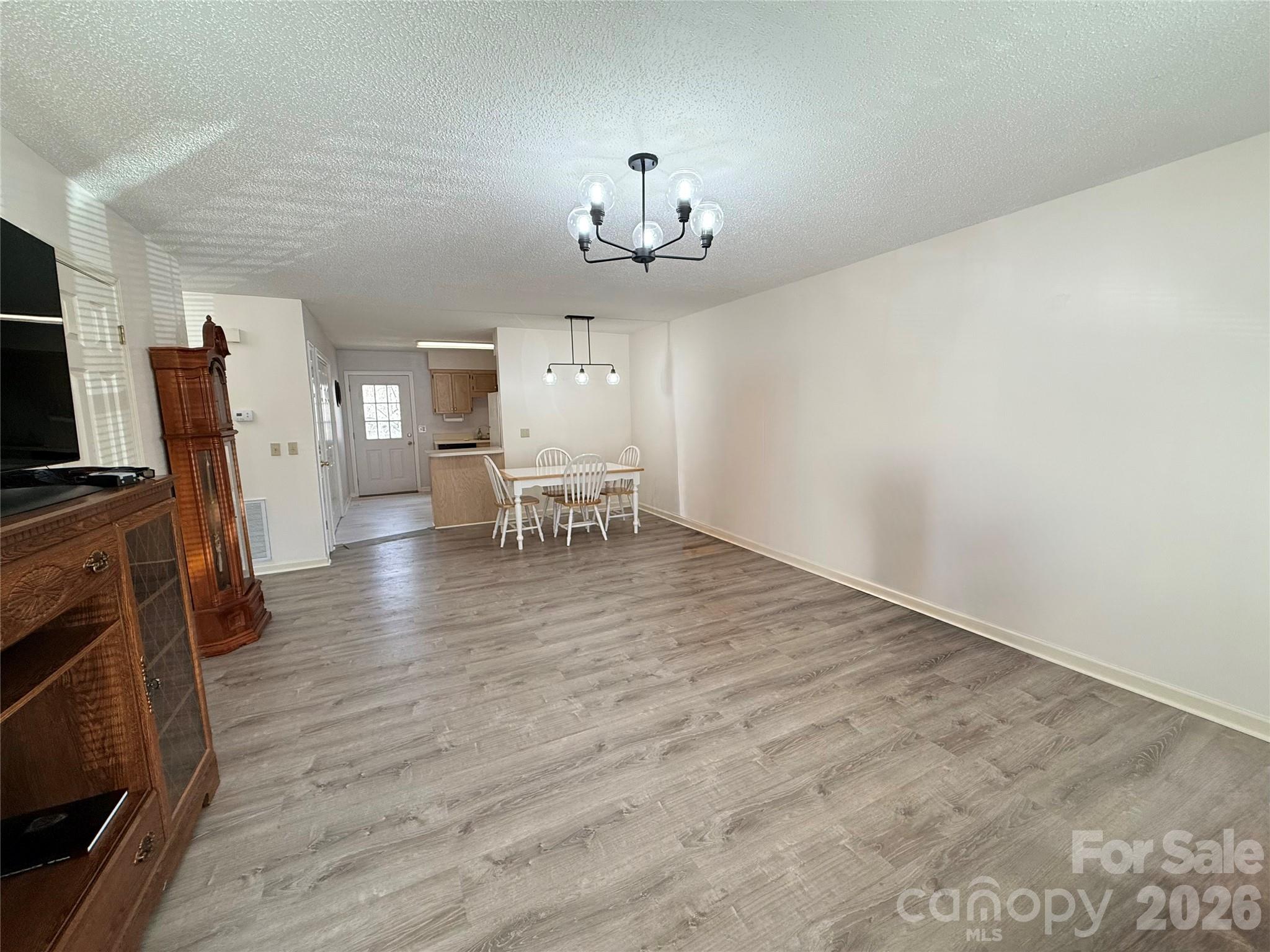 160 Whispering Pines Drive — Marion