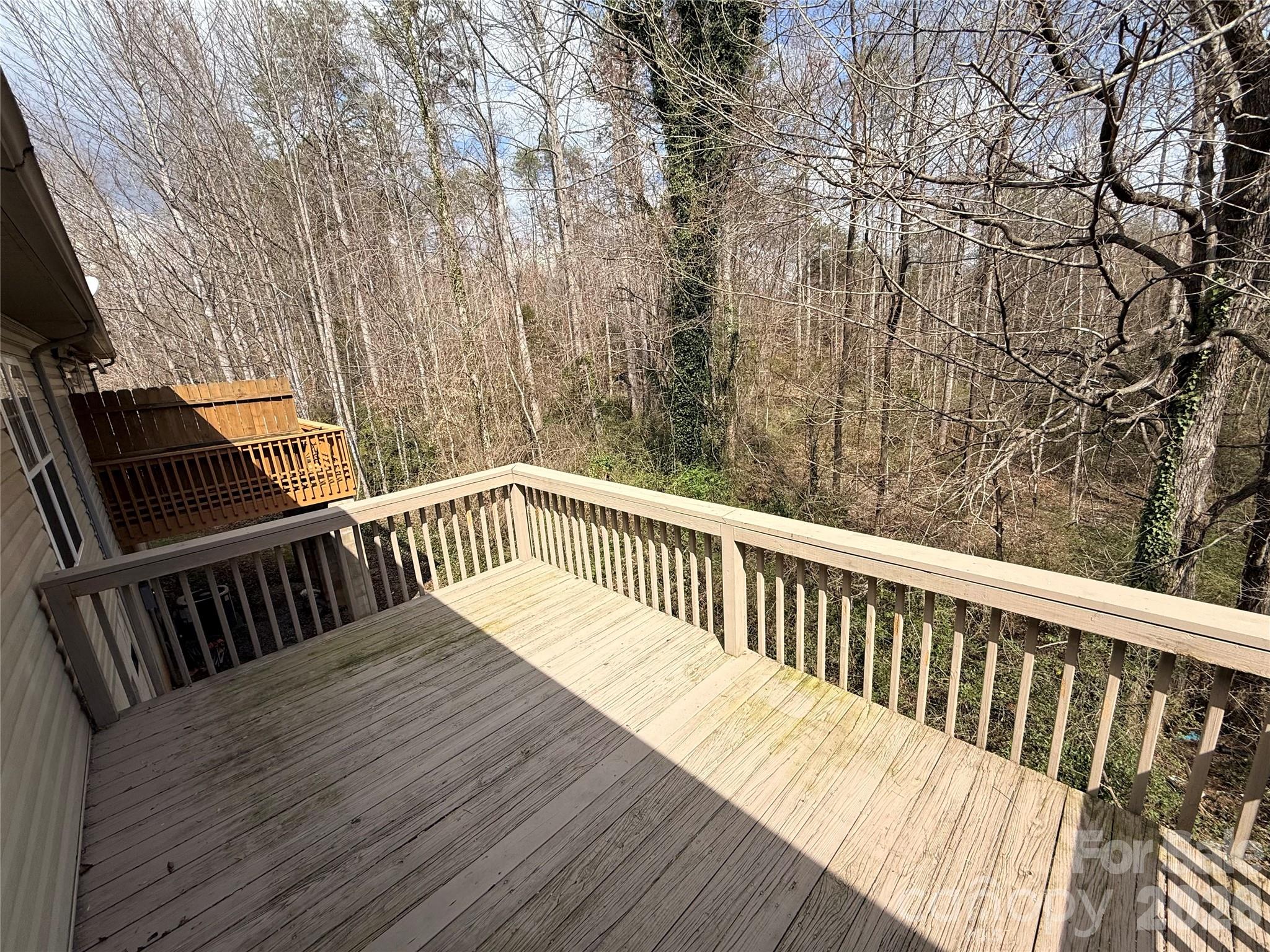 160 Whispering Pines Drive — Marion