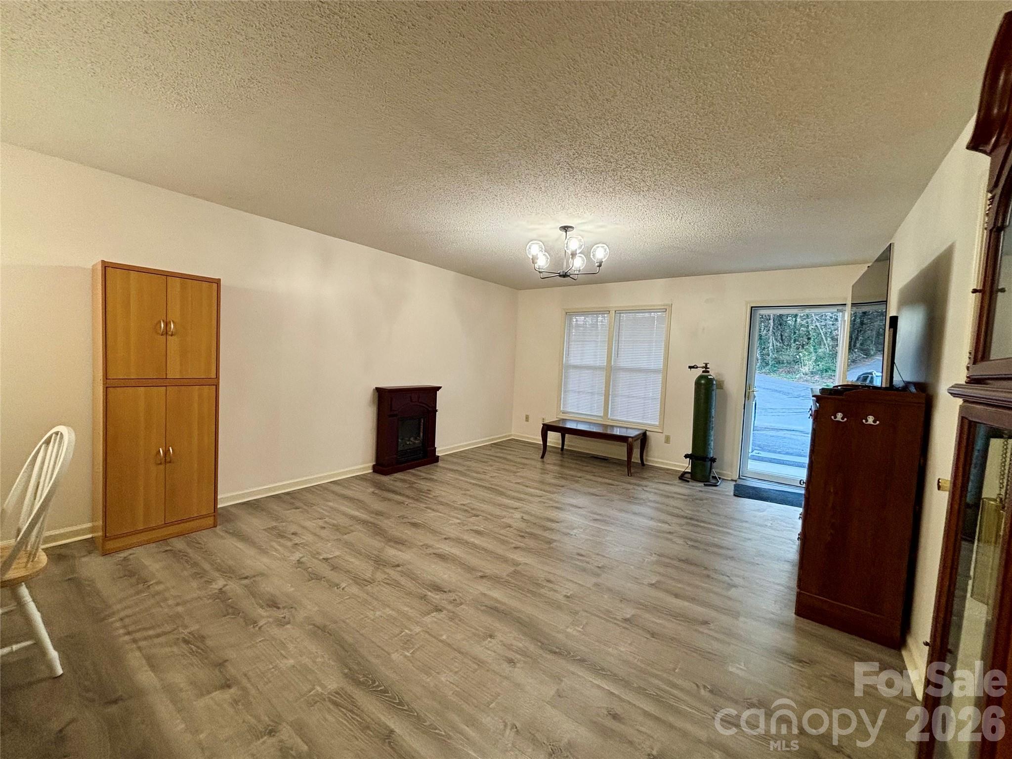 160 Whispering Pines Drive — Marion