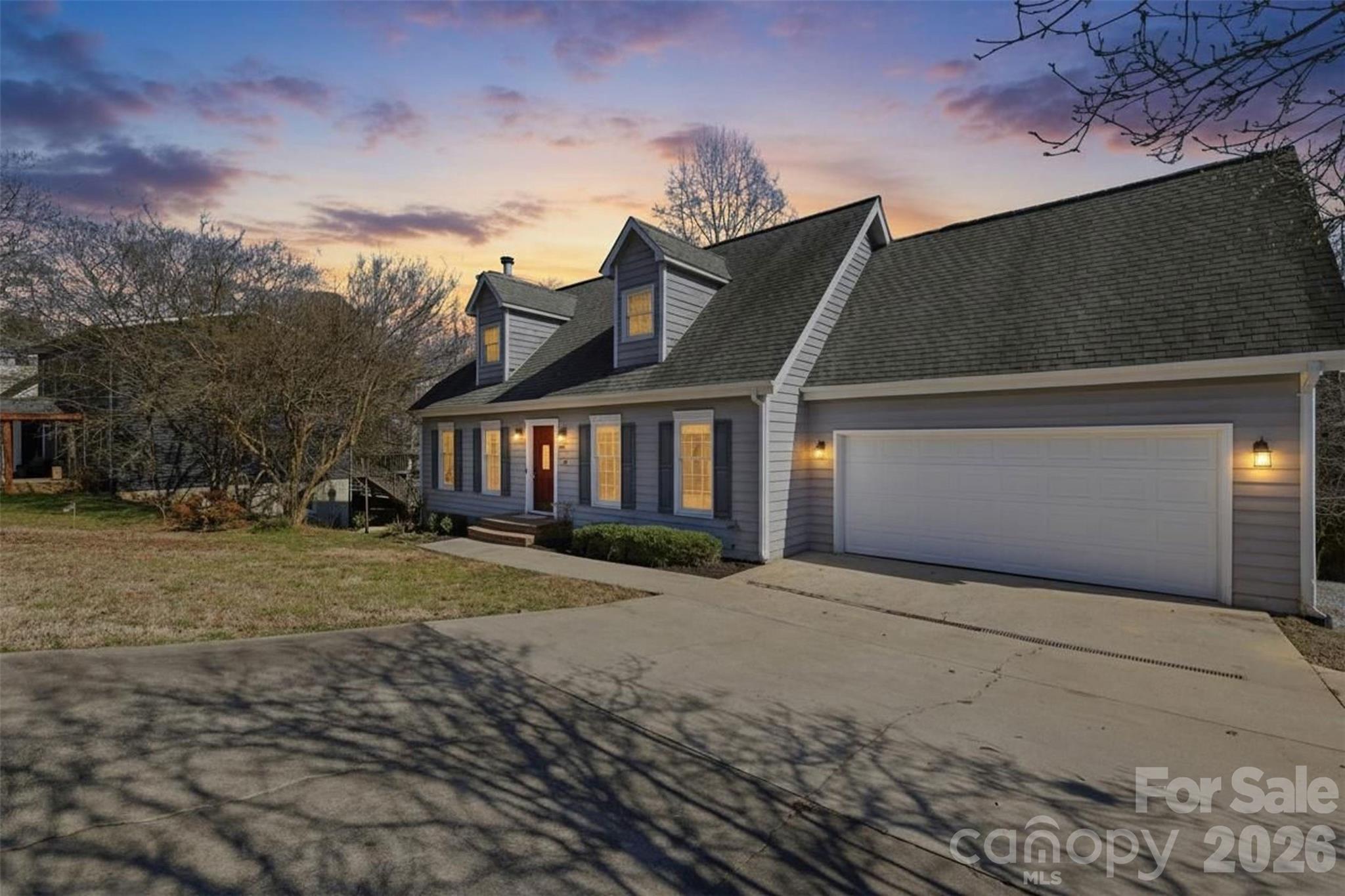 5969 Gold Creek Estate Drive — Hickory