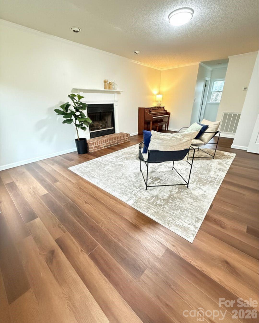 5969 Gold Creek Estate Drive — Hickory