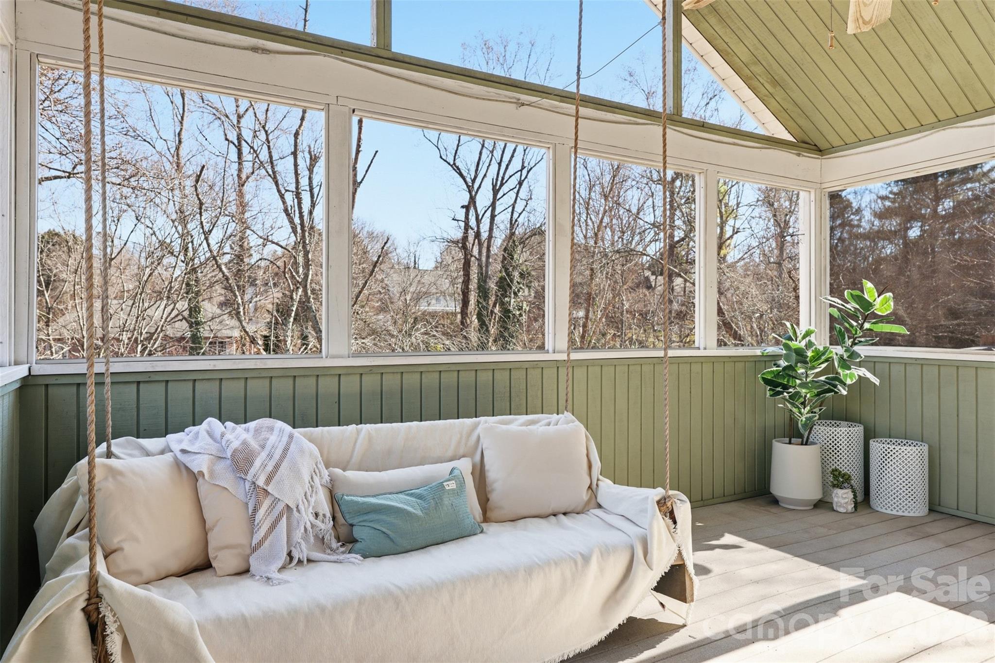 5969 Gold Creek Estate Drive — Hickory
