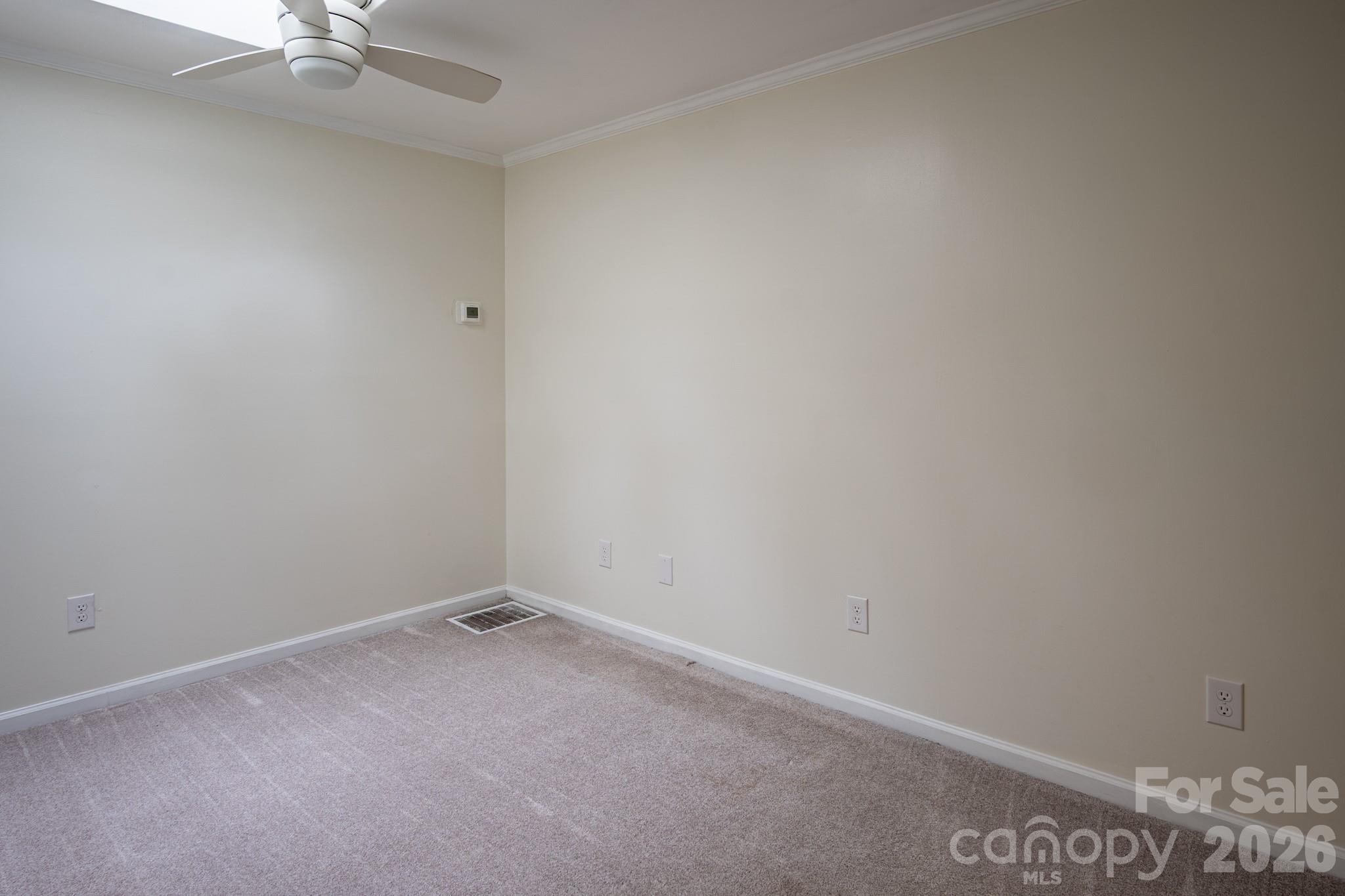 208 Island View Road — Mount Holly