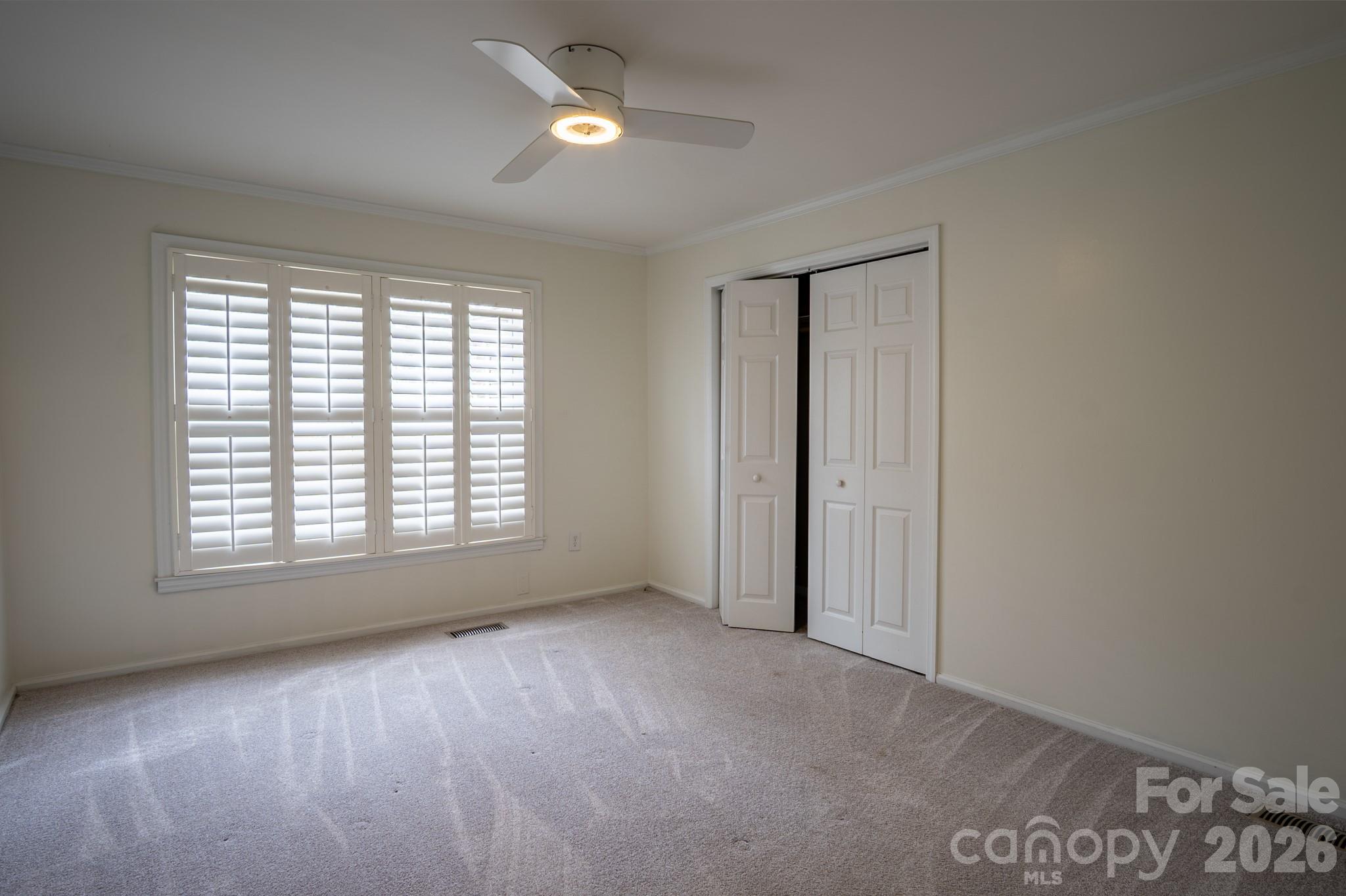 208 Island View Road — Mount Holly