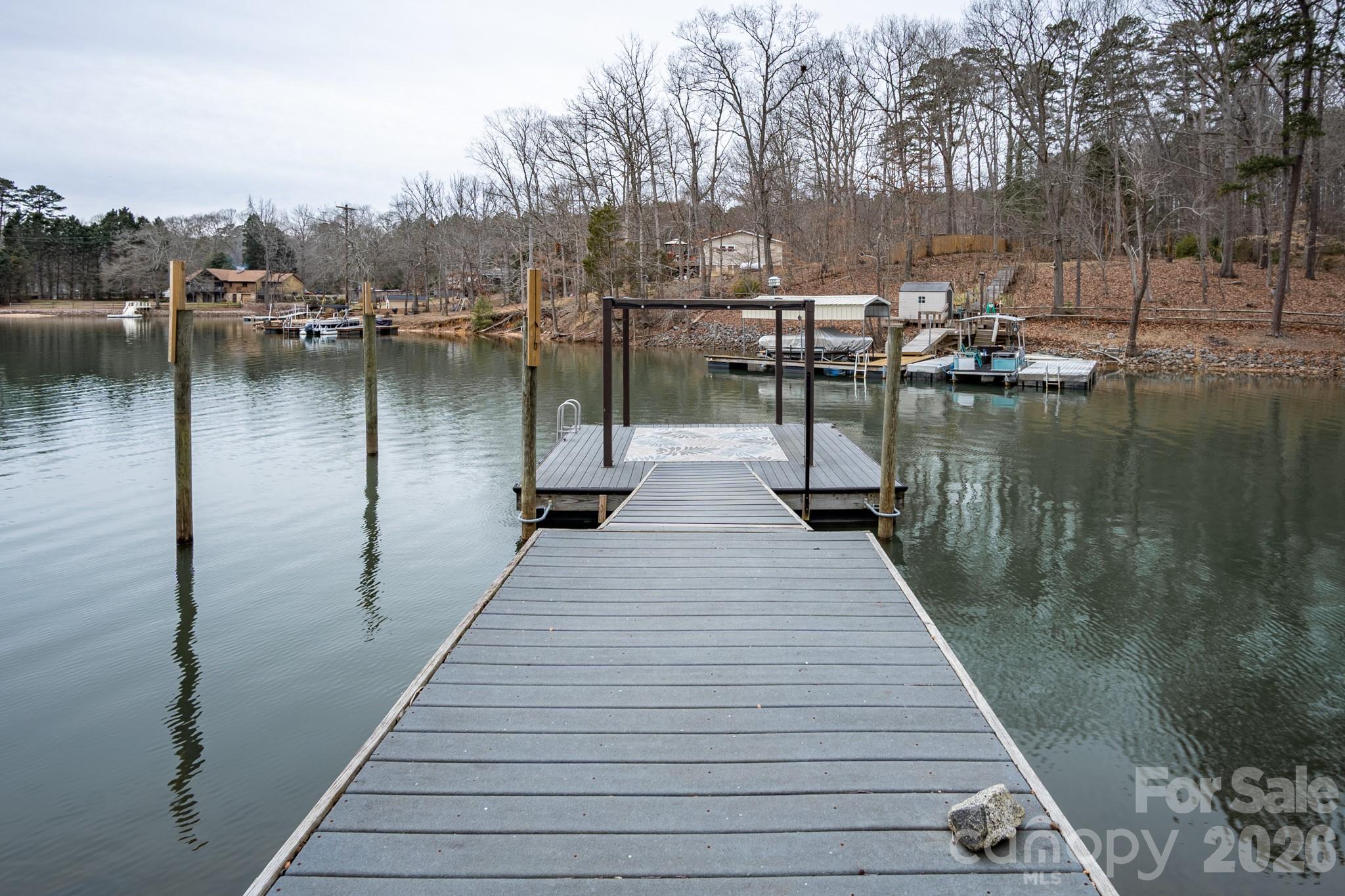 208 Island View Road — Mount Holly