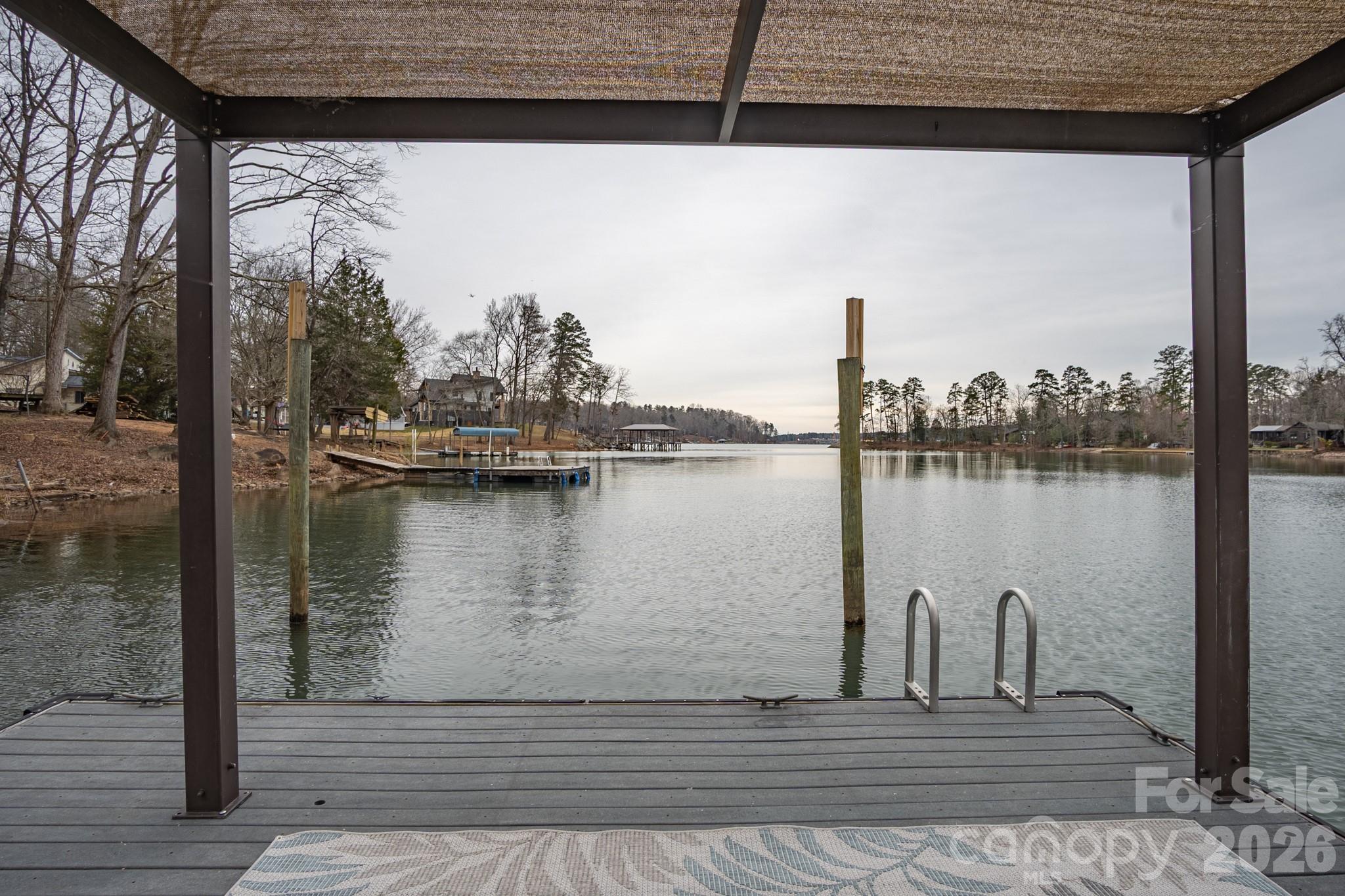 208 Island View Road — Mount Holly