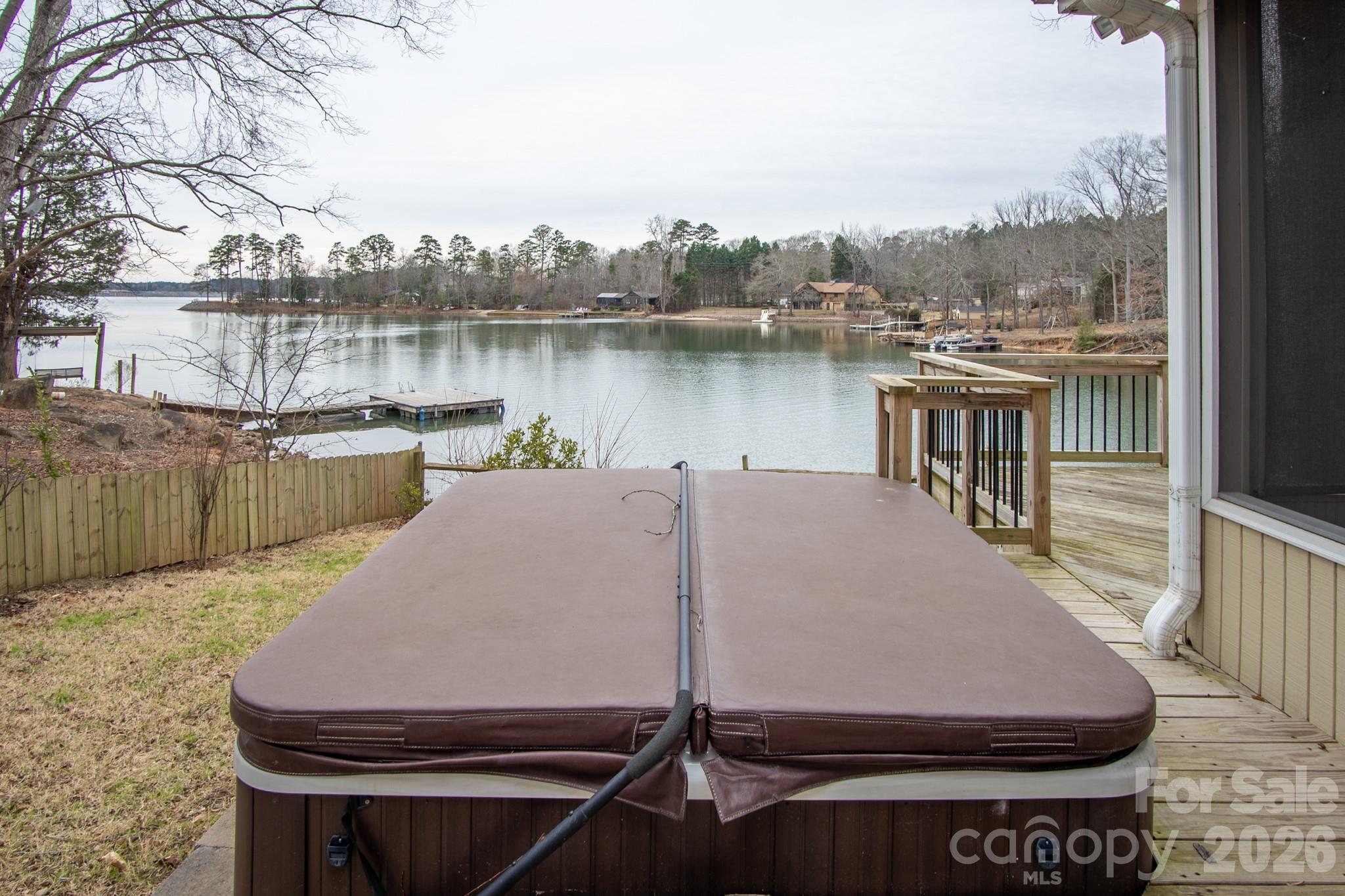 208 Island View Road — Mount Holly