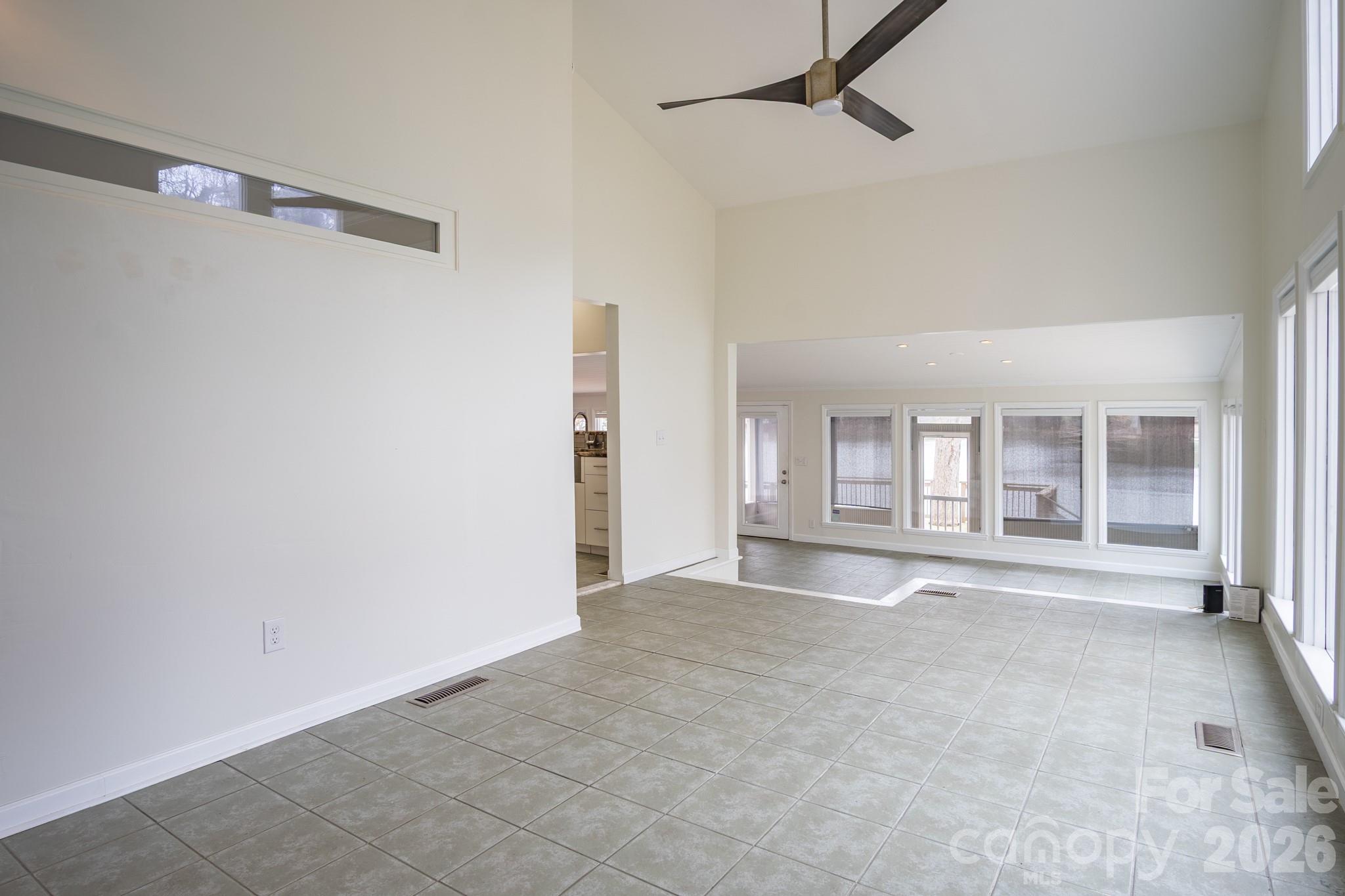 208 Island View Road — Mount Holly
