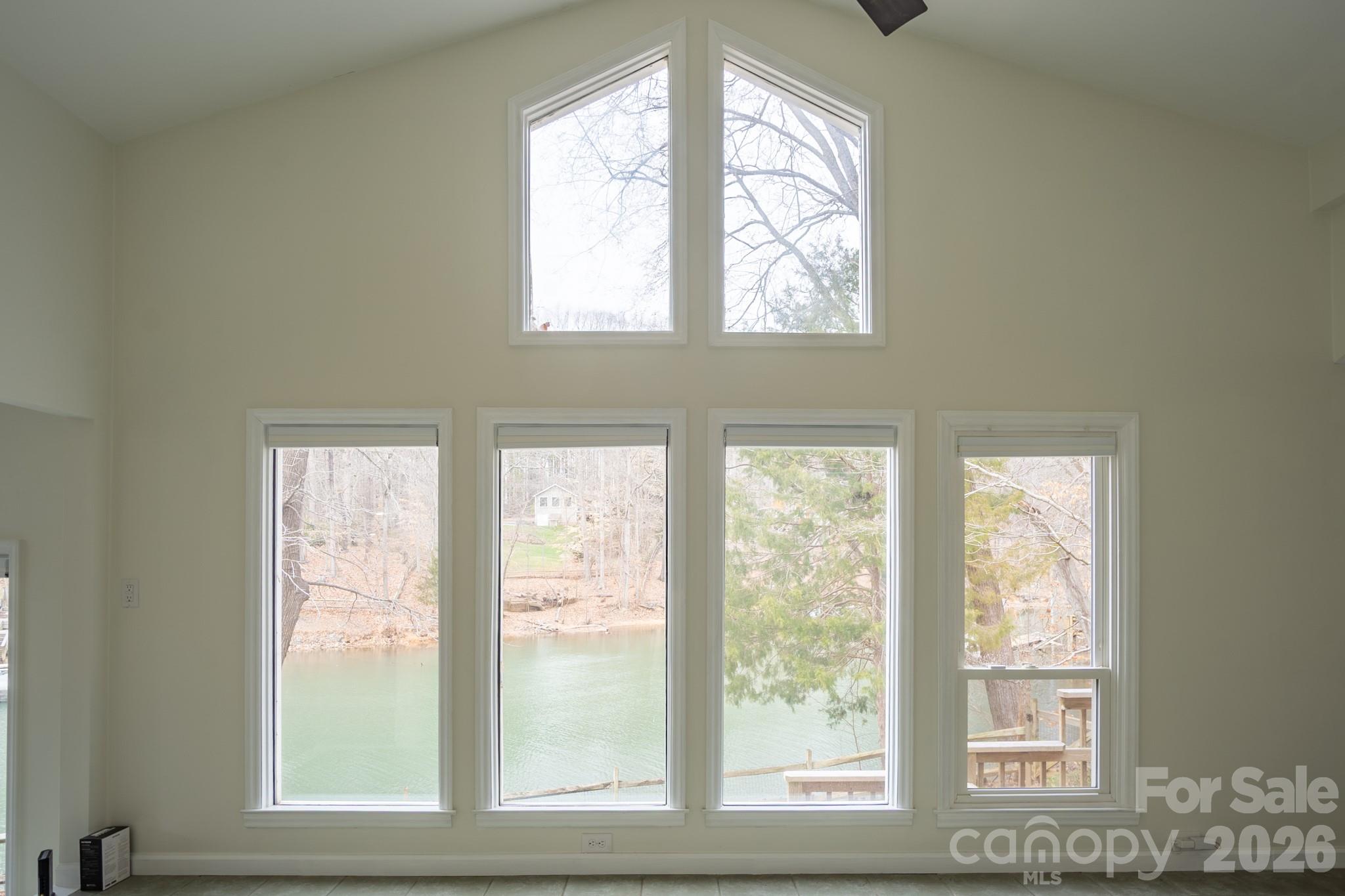 208 Island View Road — Mount Holly