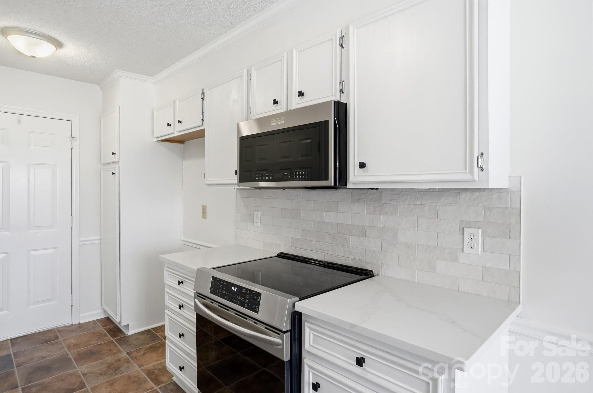 5908 Heathrow Court — Monroe