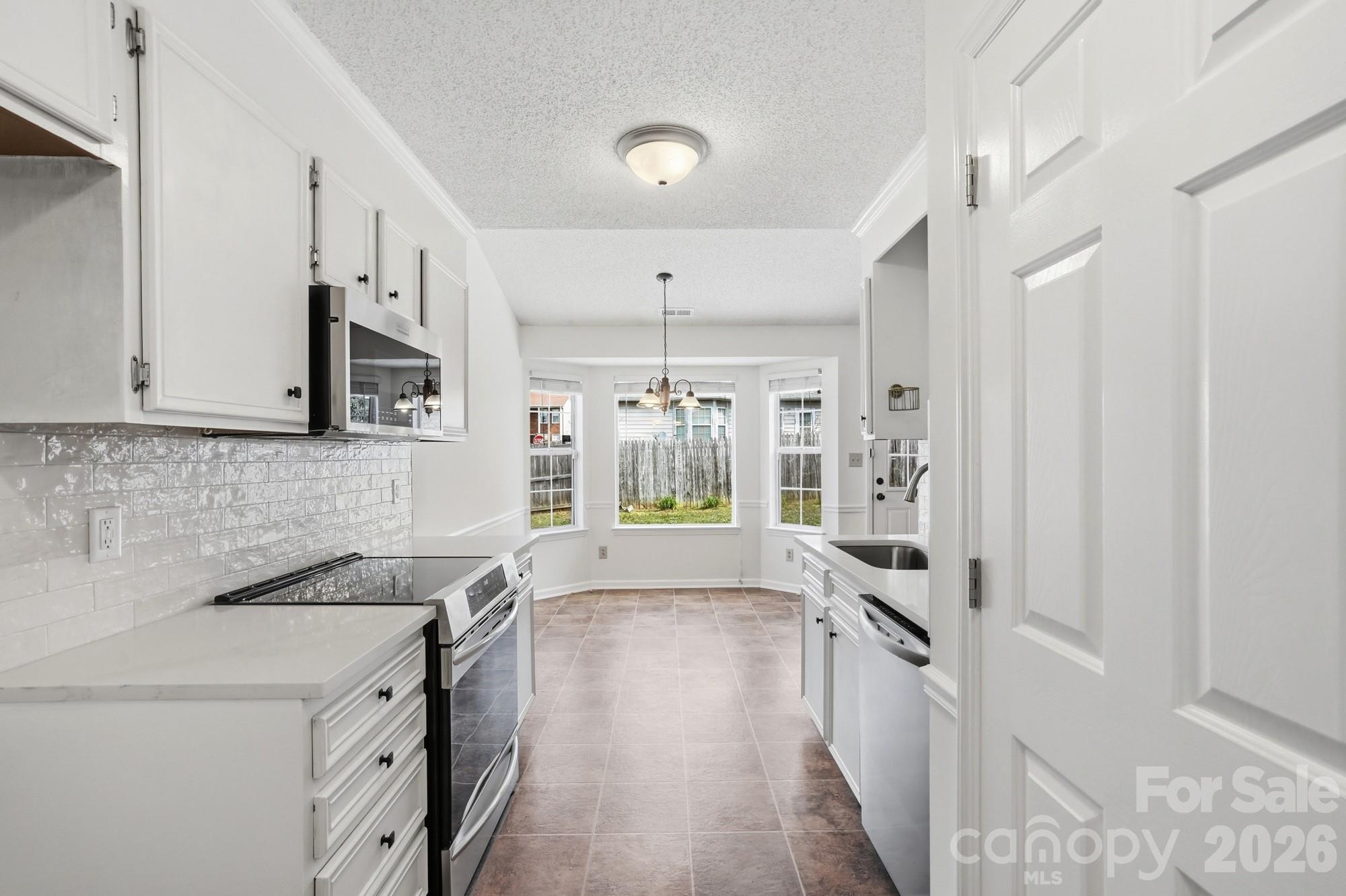 5908 Heathrow Court — Monroe