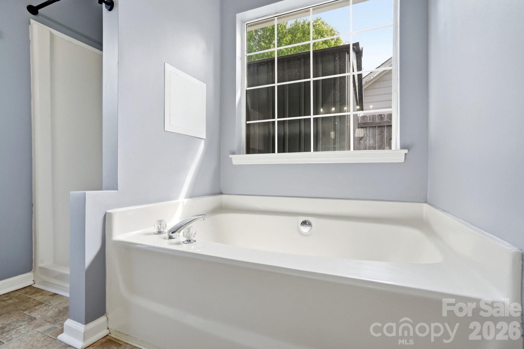 5908 Heathrow Court — Monroe