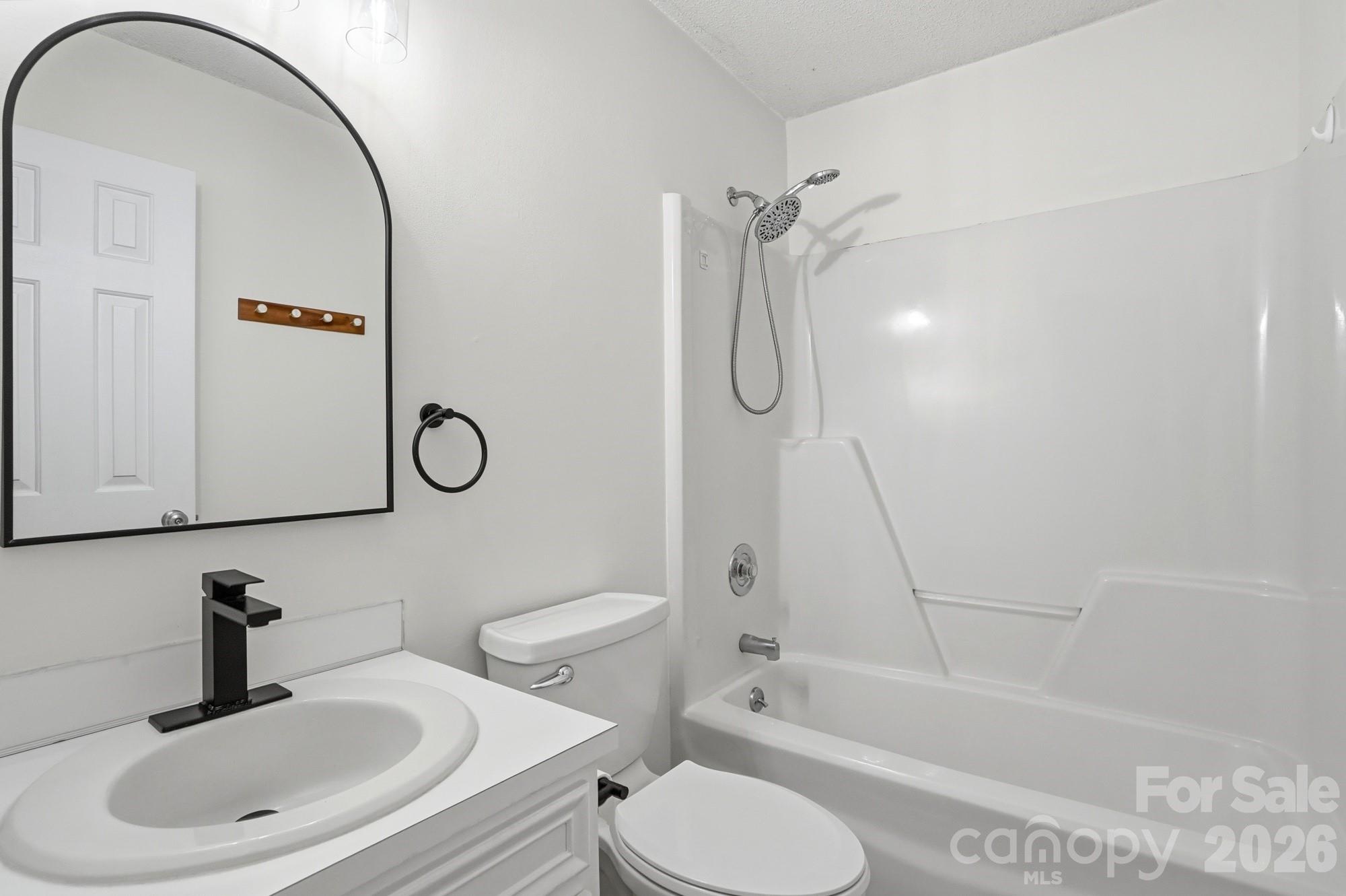 5908 Heathrow Court — Monroe