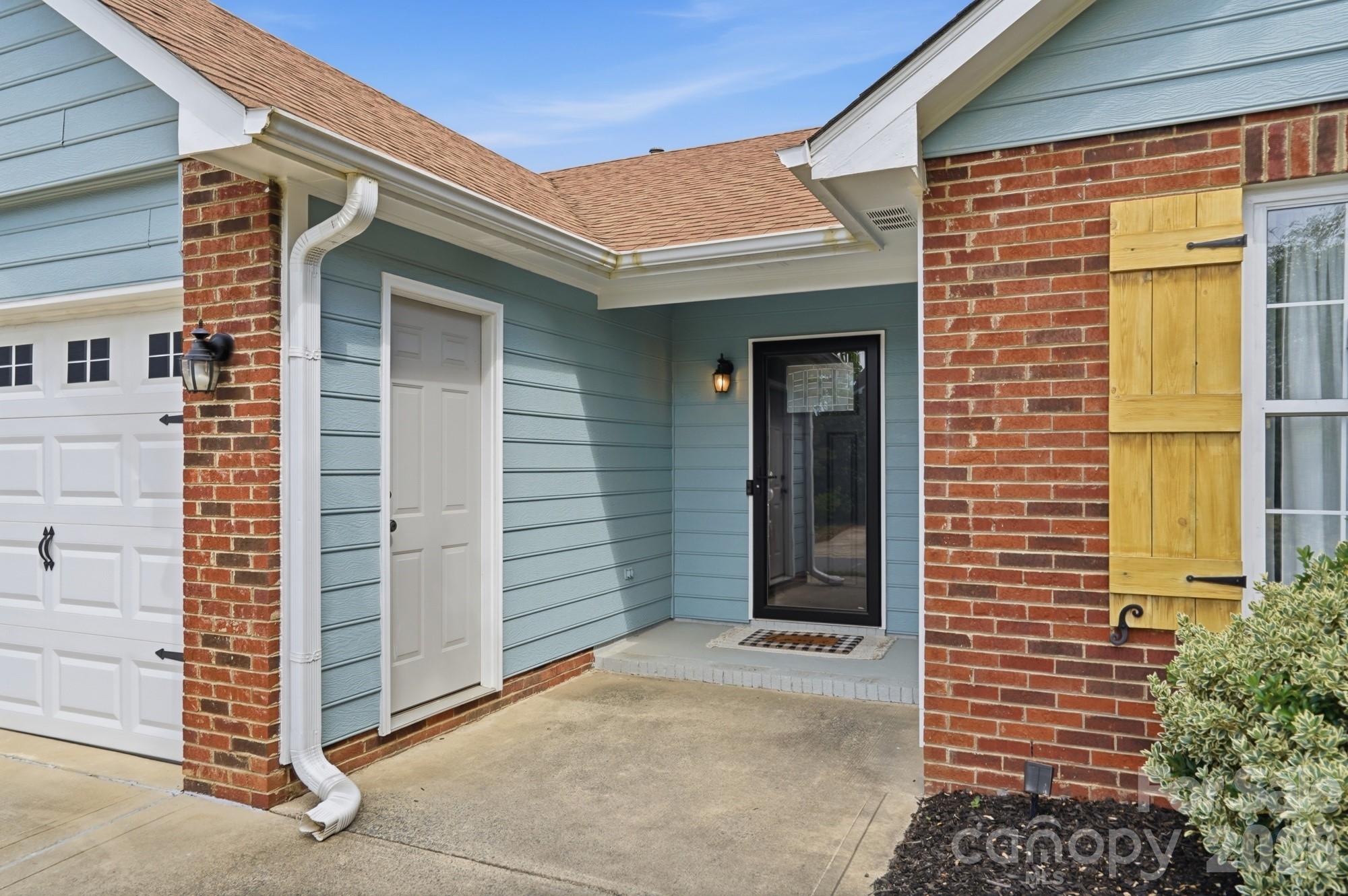 5908 Heathrow Court — Monroe