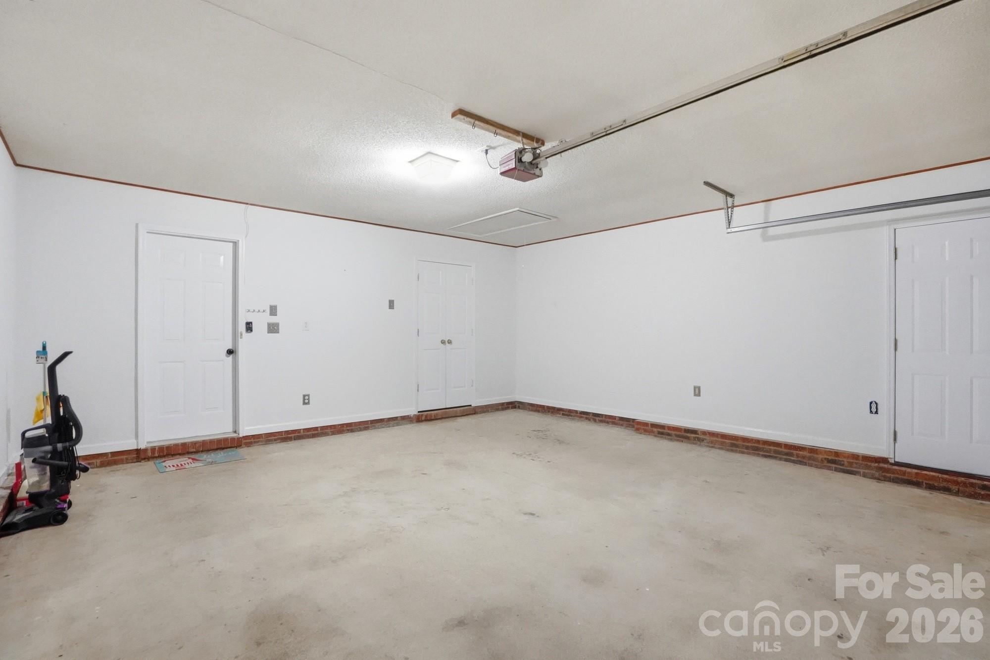5908 Heathrow Court — Monroe
