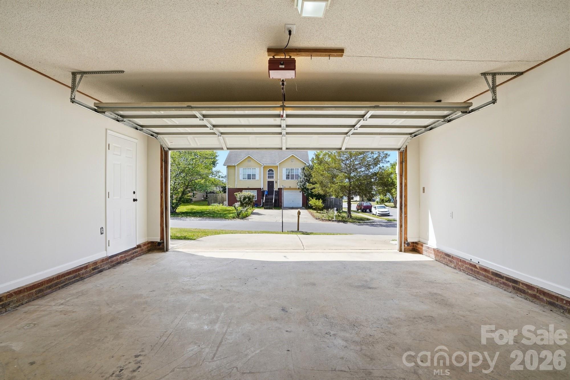 5908 Heathrow Court — Monroe