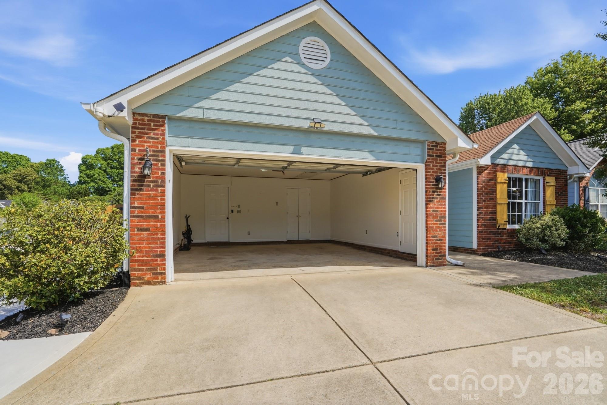 5908 Heathrow Court — Monroe