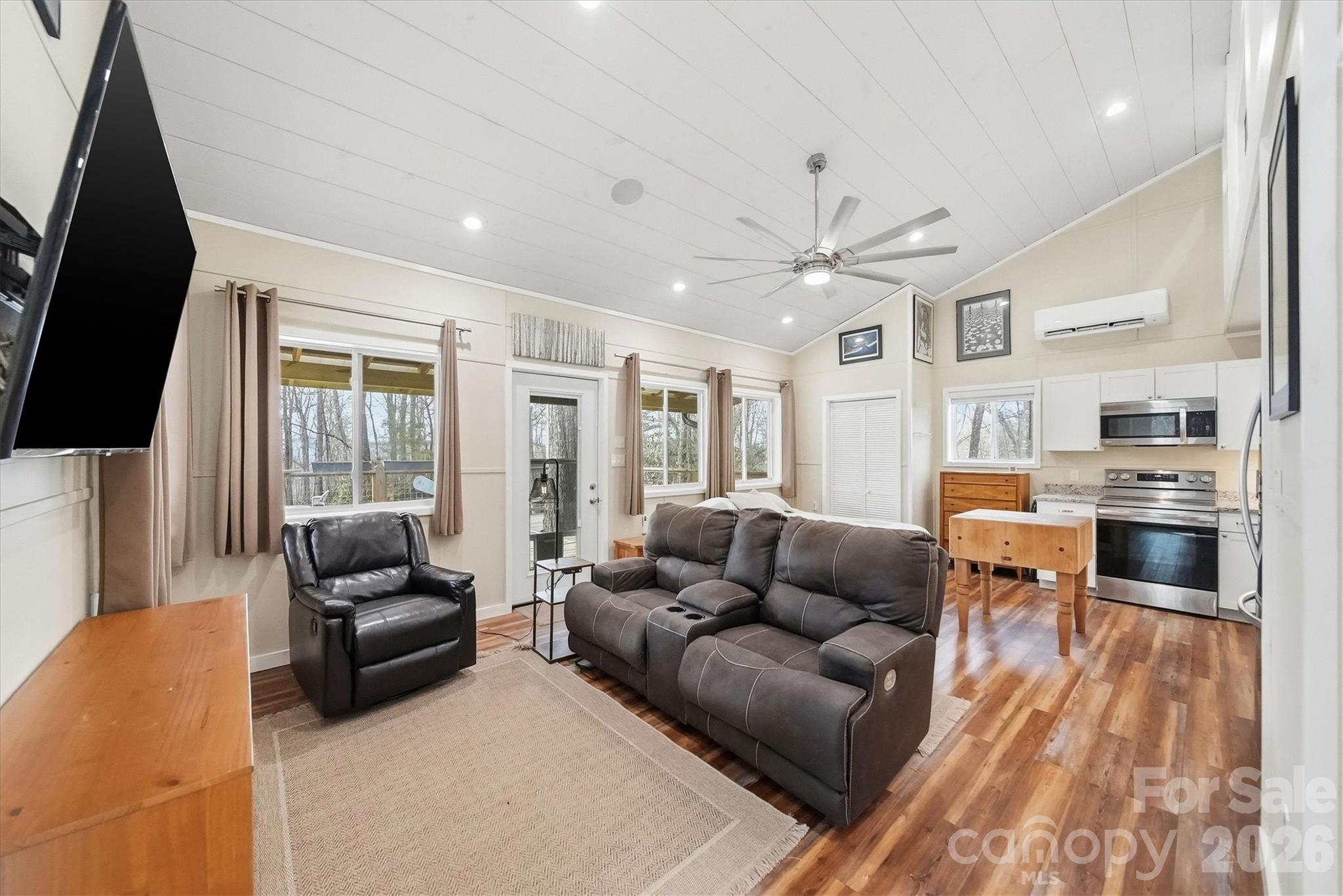 7039 Joe Bowman Avenue — Newland