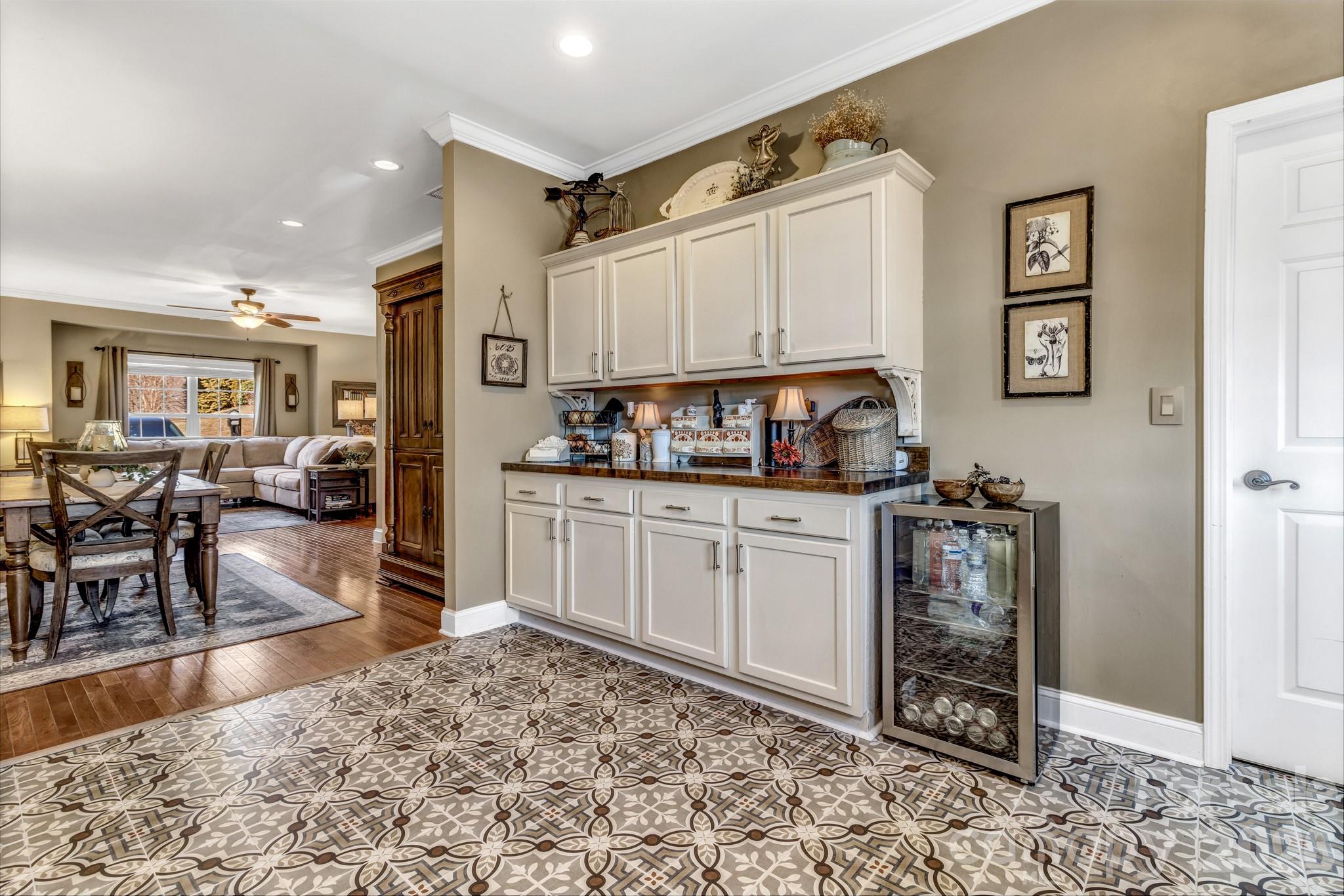 25 Union Chapel Road — Weaverville