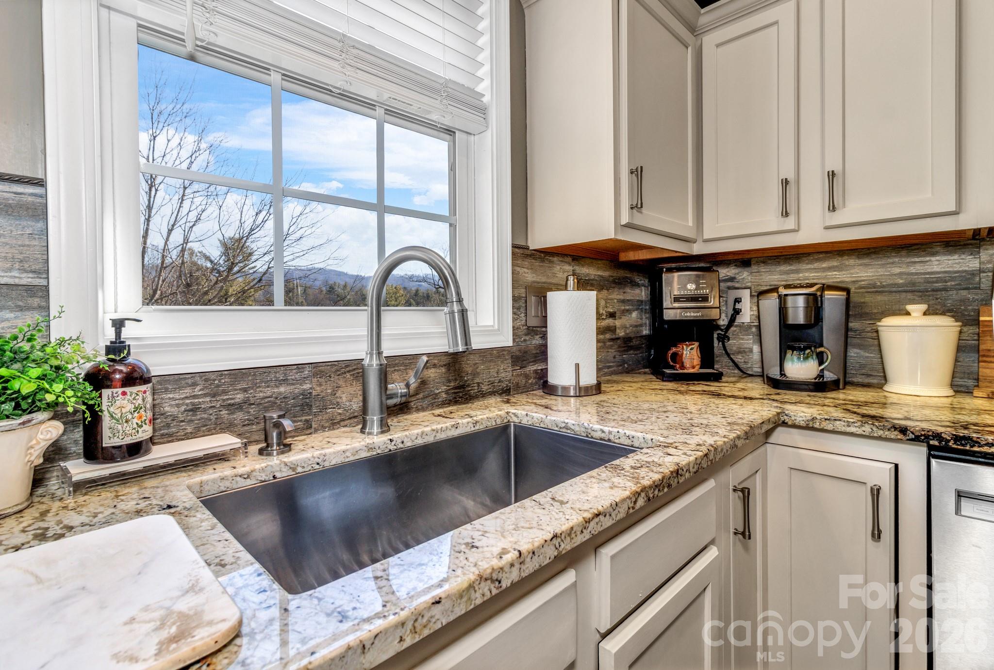 25 Union Chapel Road — Weaverville