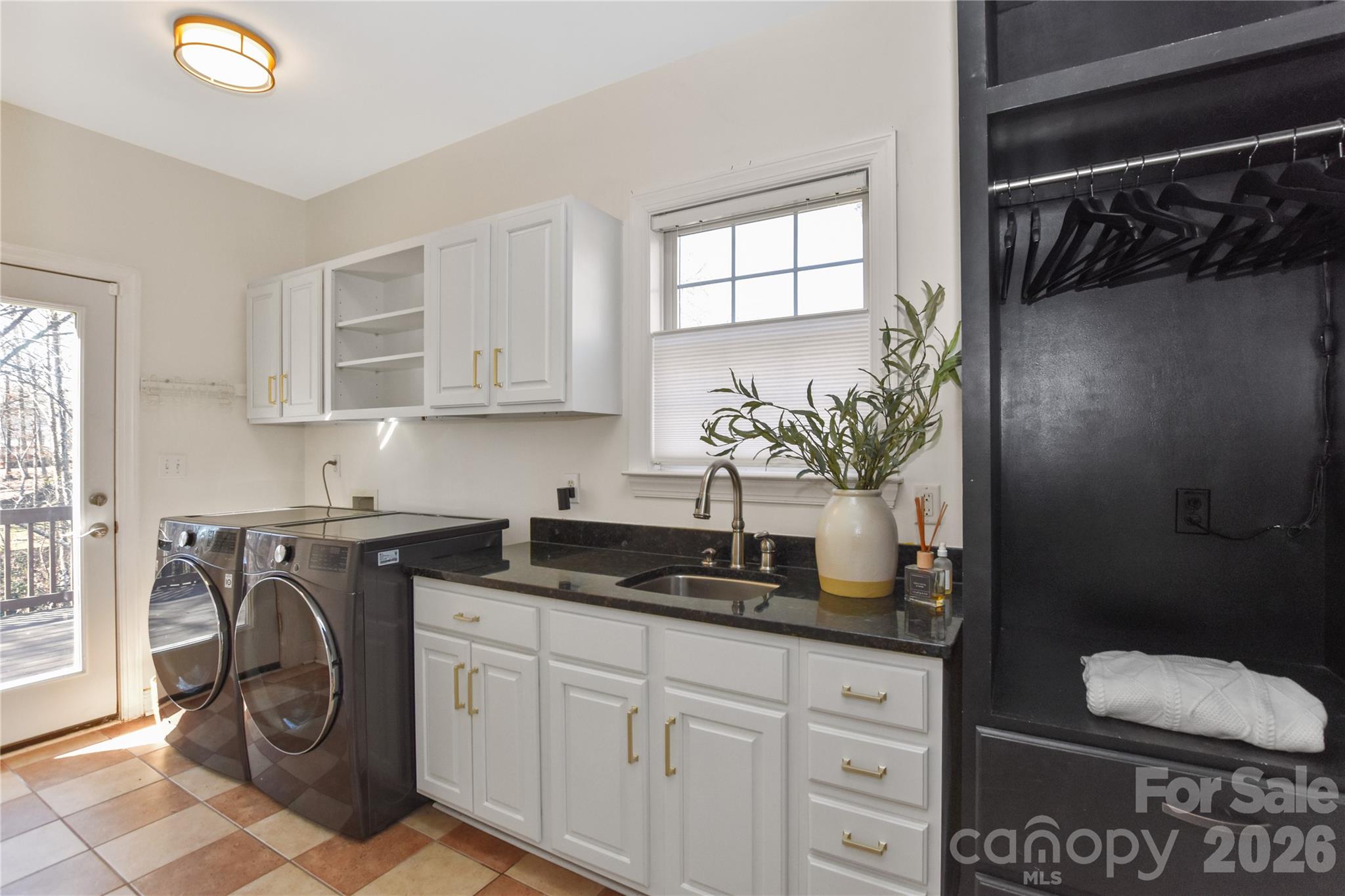 8127 Grahamson Lane — Charlotte