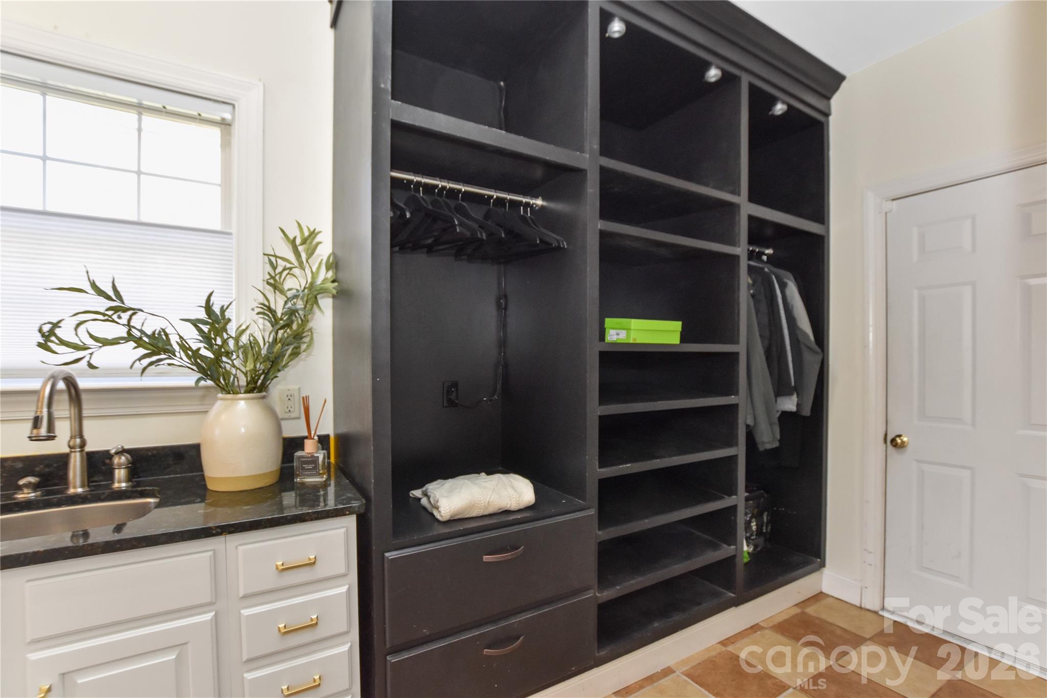 8127 Grahamson Lane — Charlotte