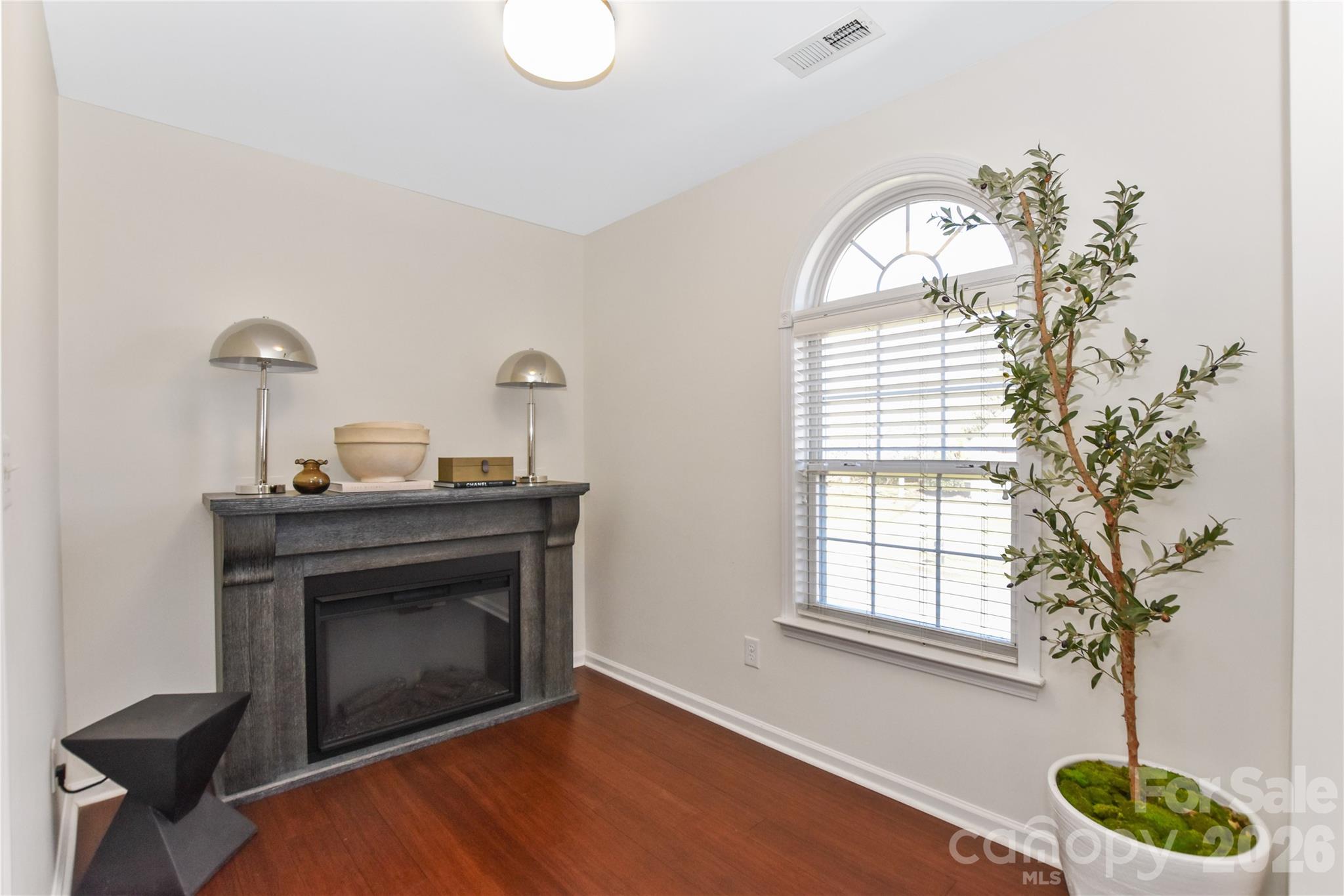 8127 Grahamson Lane — Charlotte