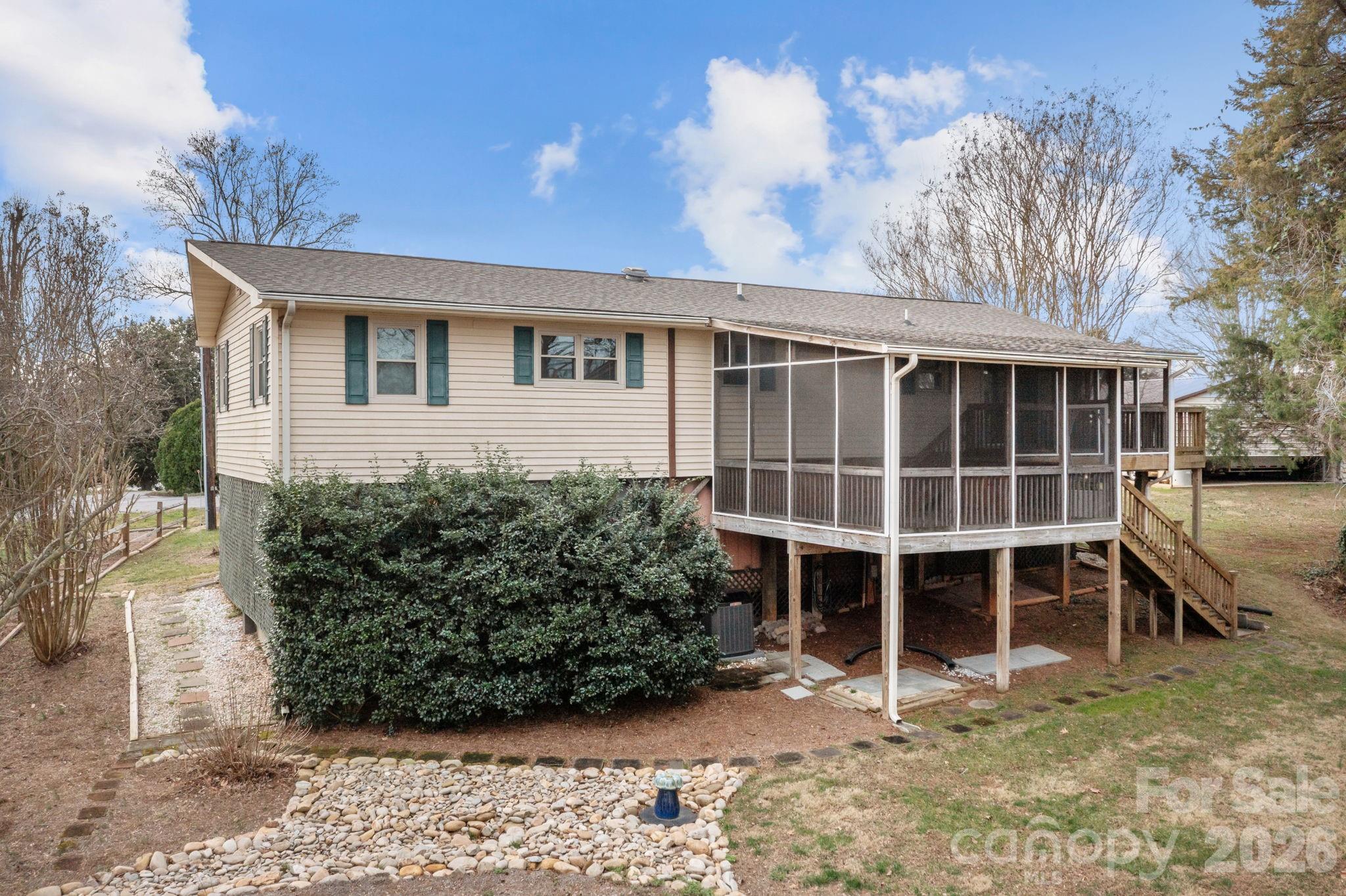 4278 Harbor Lane — Sherrills Ford