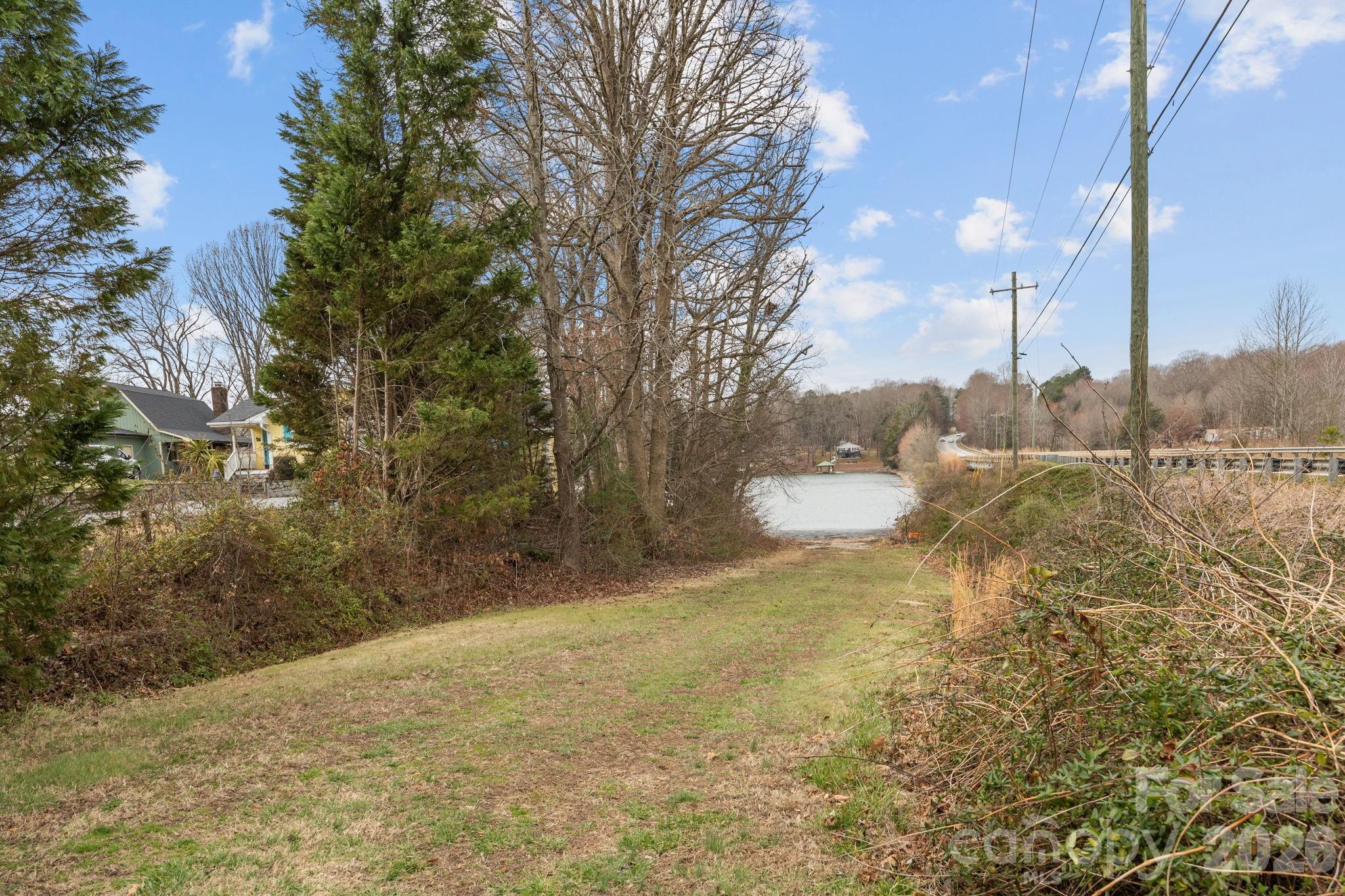 4278 Harbor Lane — Sherrills Ford