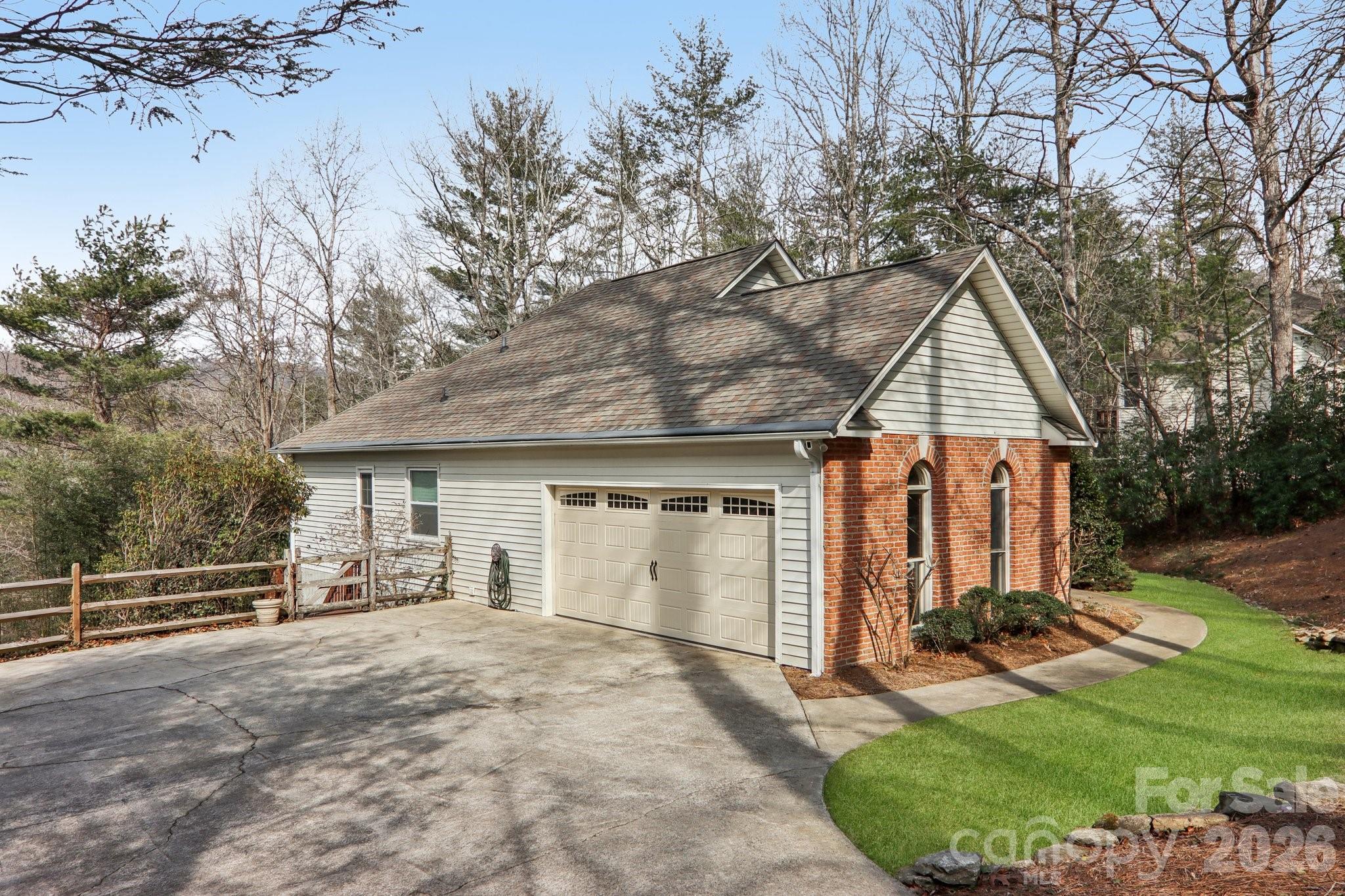 741 Zelda Court — Hendersonville