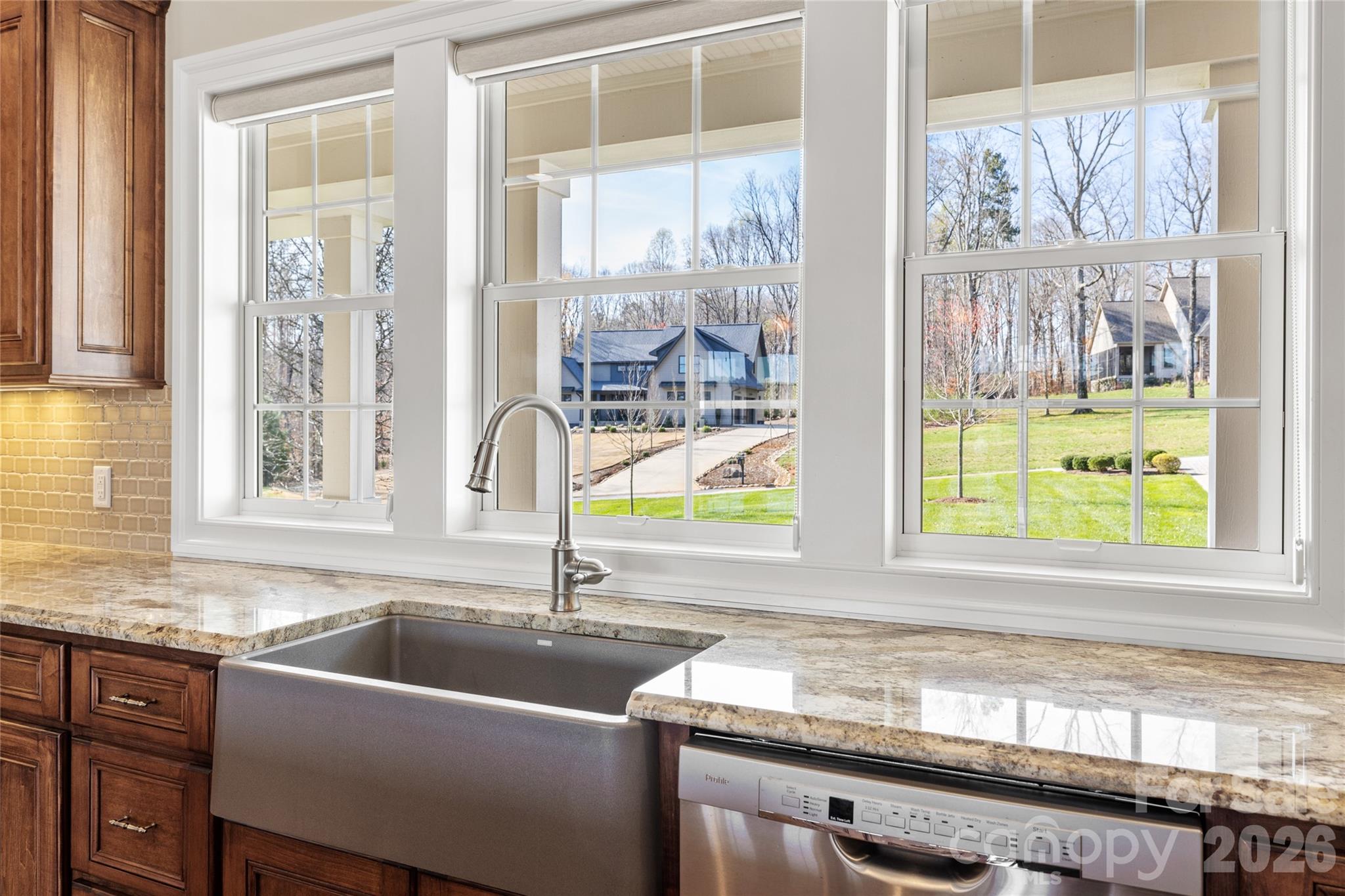 490 Mapleton Lane — Columbus
