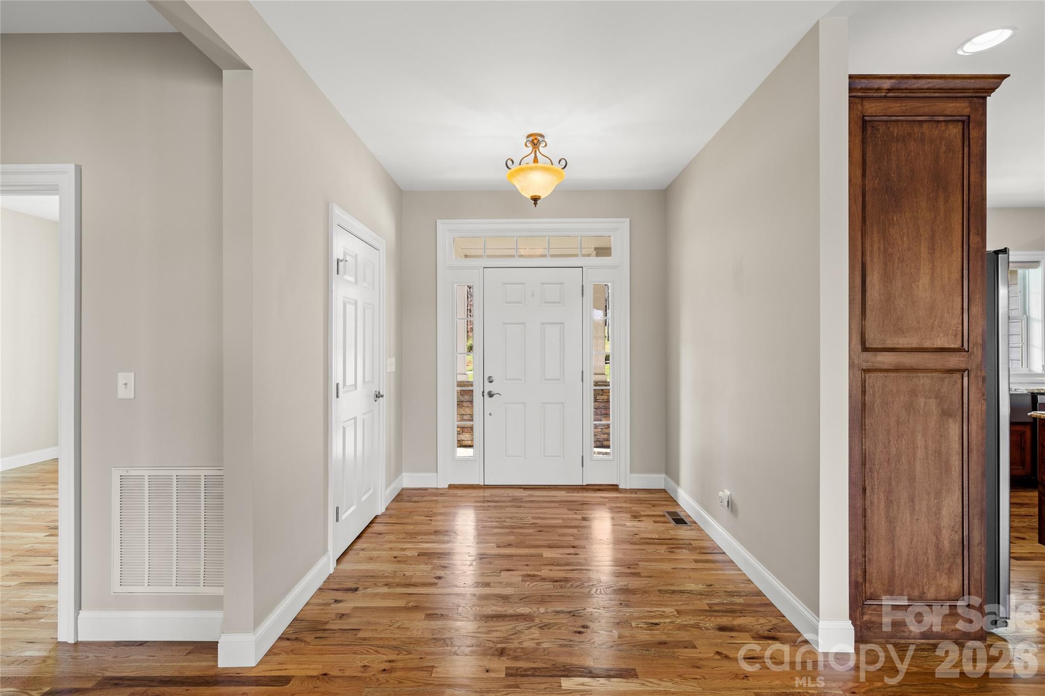 490 Mapleton Lane — Columbus