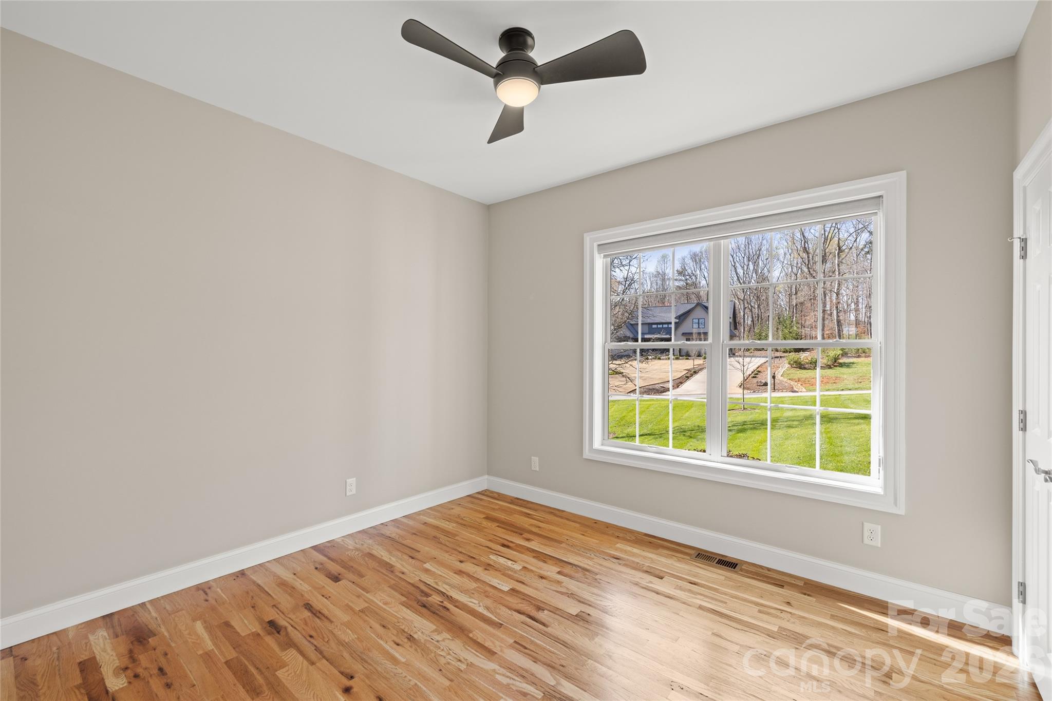490 Mapleton Lane — Columbus