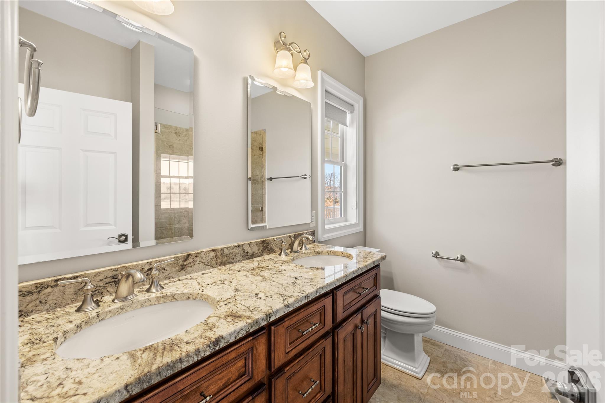 490 Mapleton Lane — Columbus