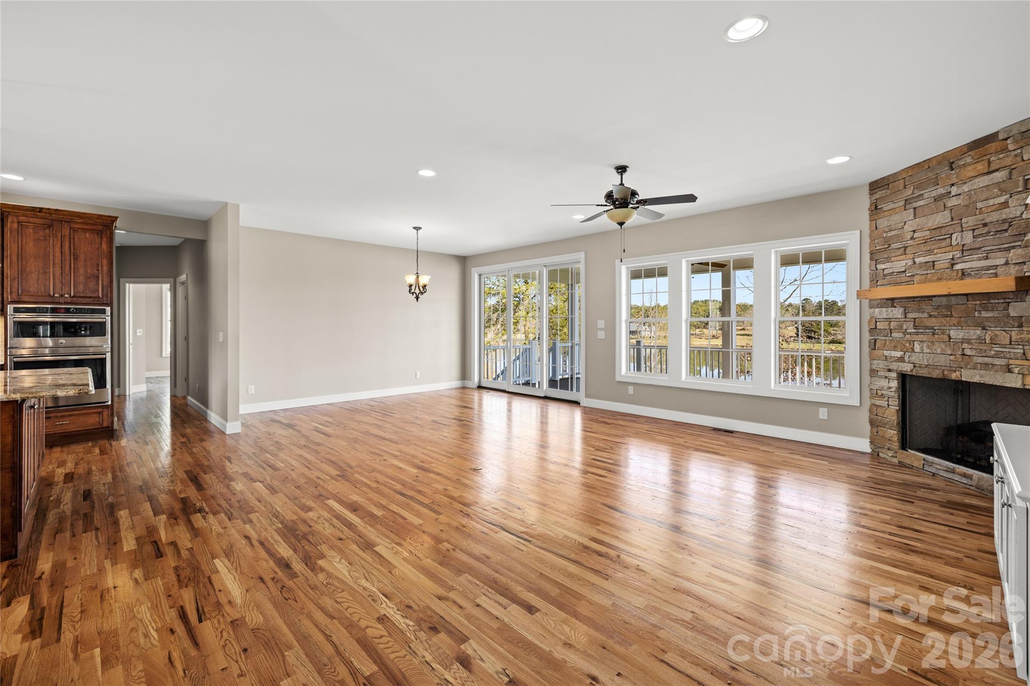 490 Mapleton Lane — Columbus