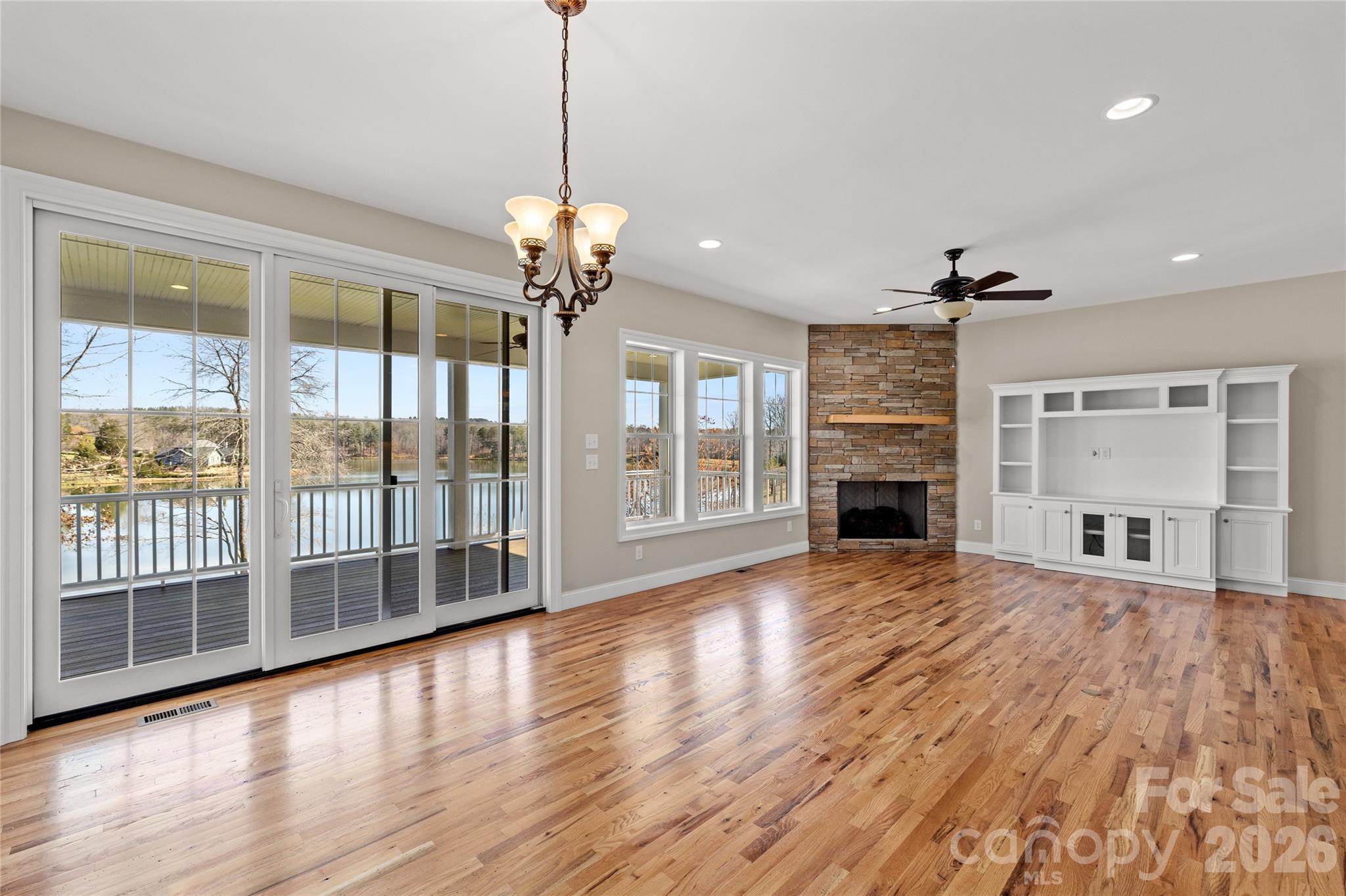 490 Mapleton Lane — Columbus
