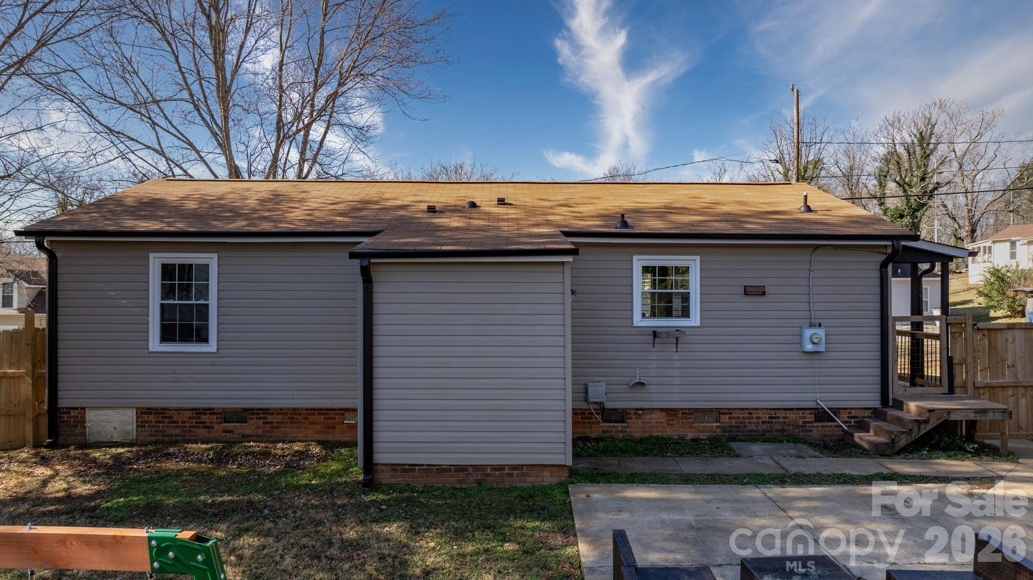 606 Prospect Street NW — Lenoir