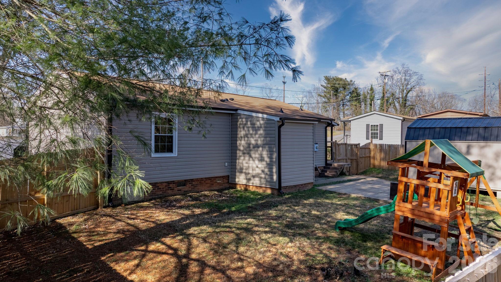 606 Prospect Street NW — Lenoir
